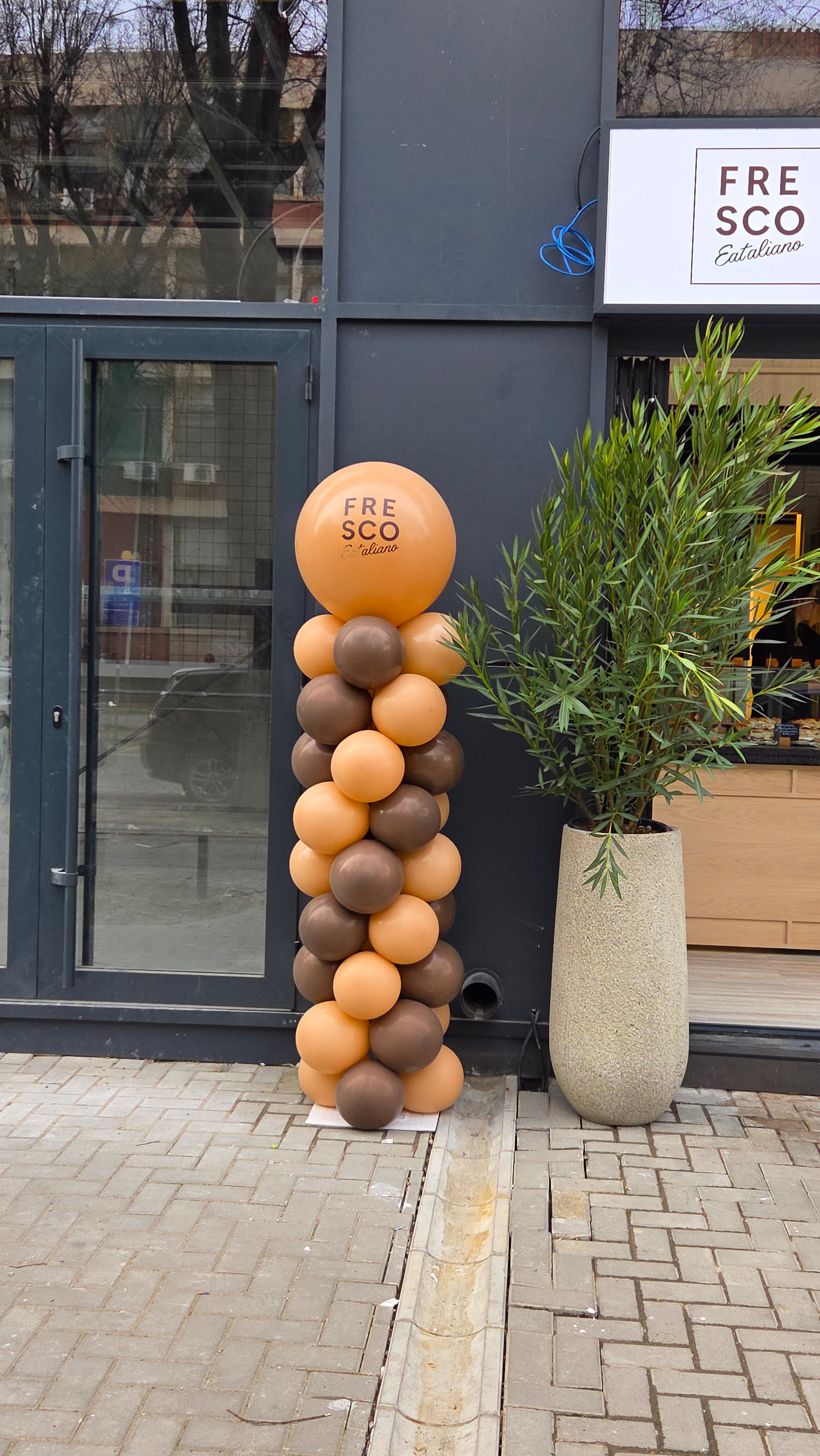 Baloni sa helijimom. Dekoracije balone. Dostava balone. Grad Novi Sad. Шары с гелием, фотозоны Нови Сад Белград. Balone i dekoracije od balona Novi Sad Beograd