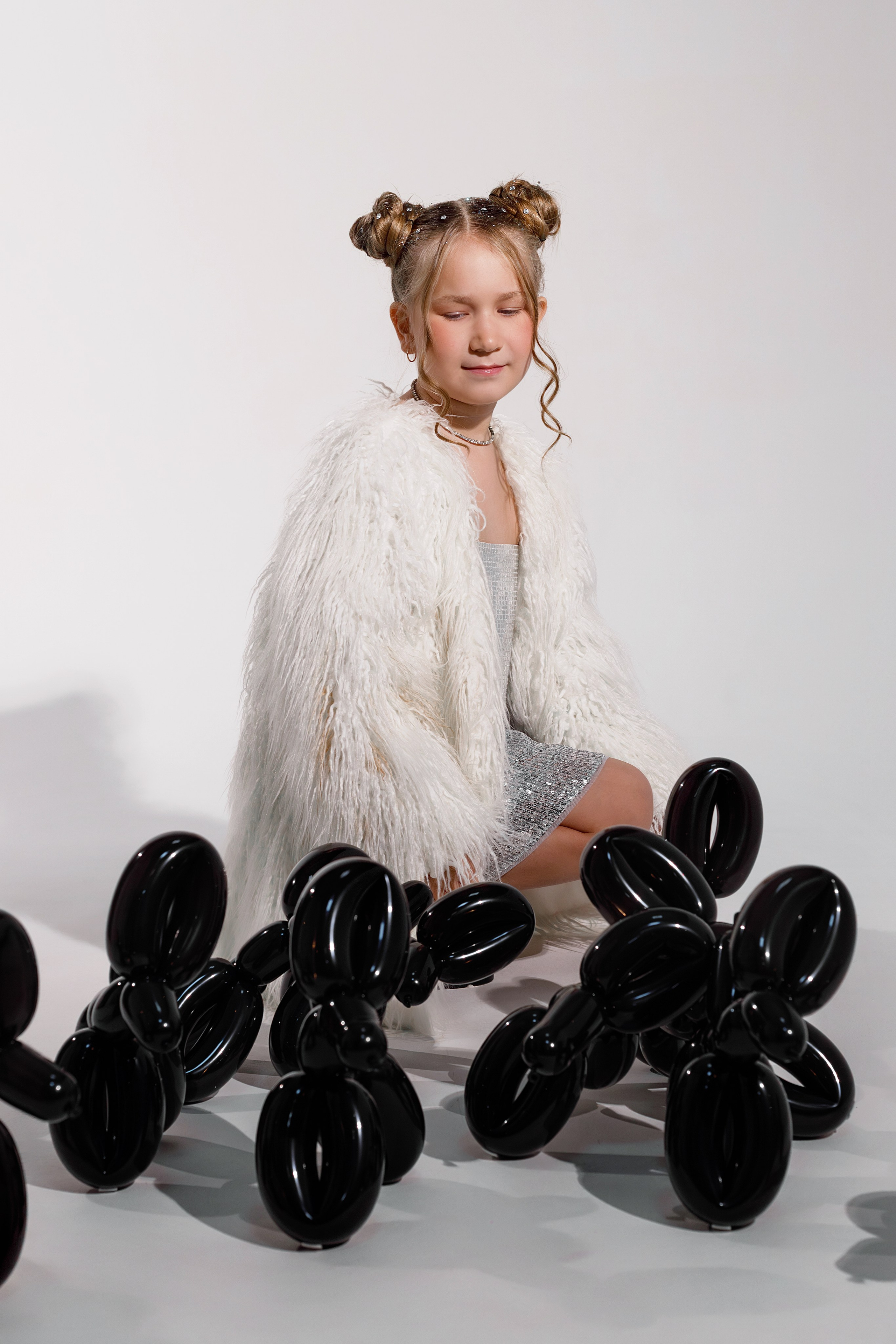 Креативная детская фотосессия на 9 лет в студии Сочи. Детский студийный фотограф Сочи