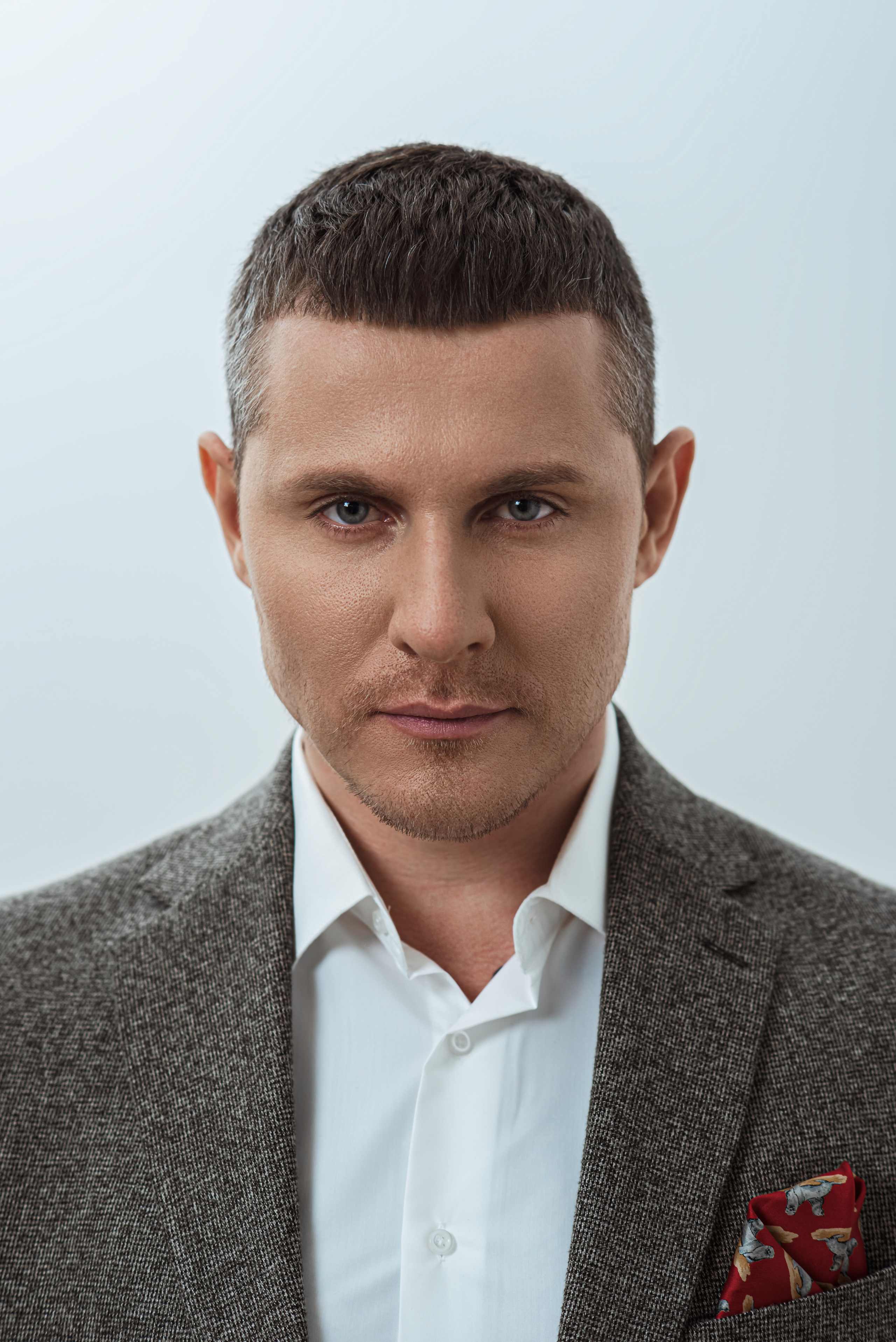 Александр артист