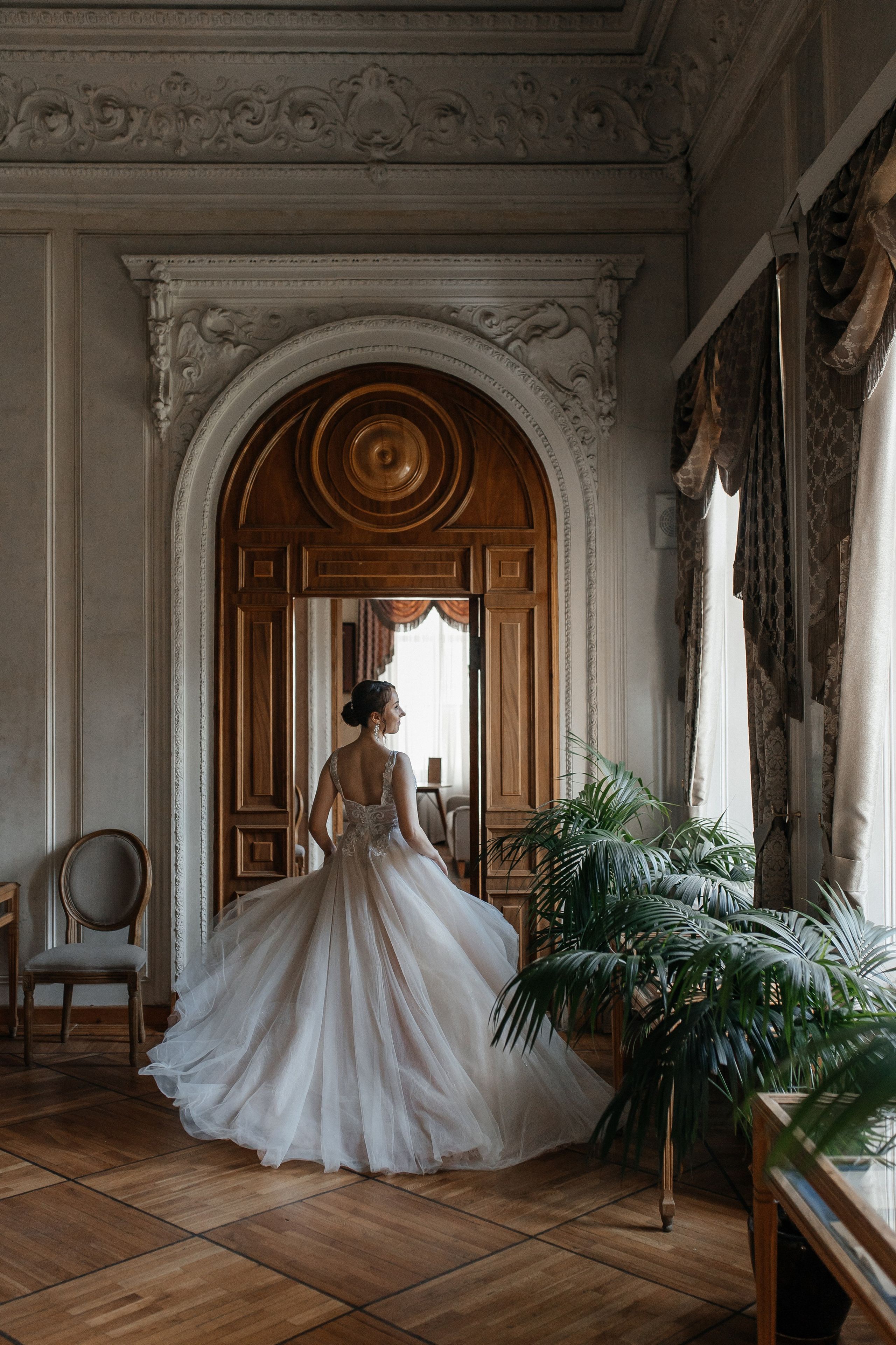 Свадебная фотосессия в Библиотеке-читальне имени Пушкина. Свадебный фотограф в Москве Дарья Олендарёва