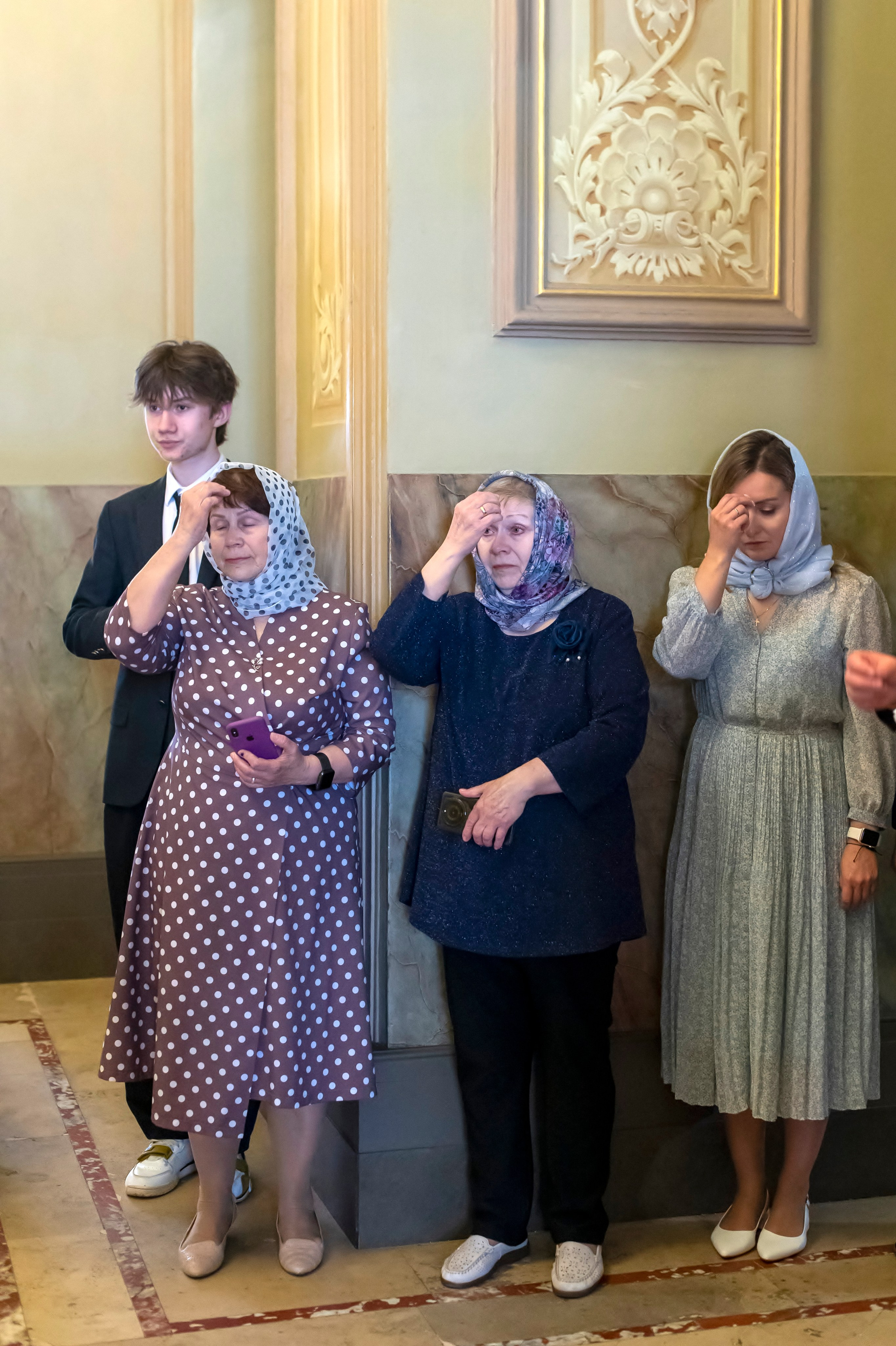 Венчание в храме Климента Папы Римского на Третьяковской. Свадебный и семейный фотограф в Москве Ирина Гончарова