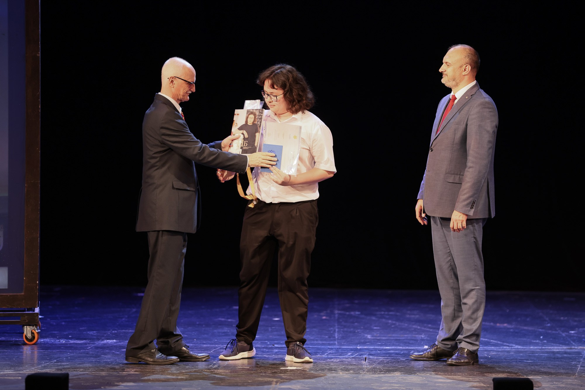 Выпускной вечер в Севастопольской гимназии № 1 имени А. С. Пушкина. Свадебный фотограф, фотосъемка в Крыму, Севастополе, Симферополе, Ялте