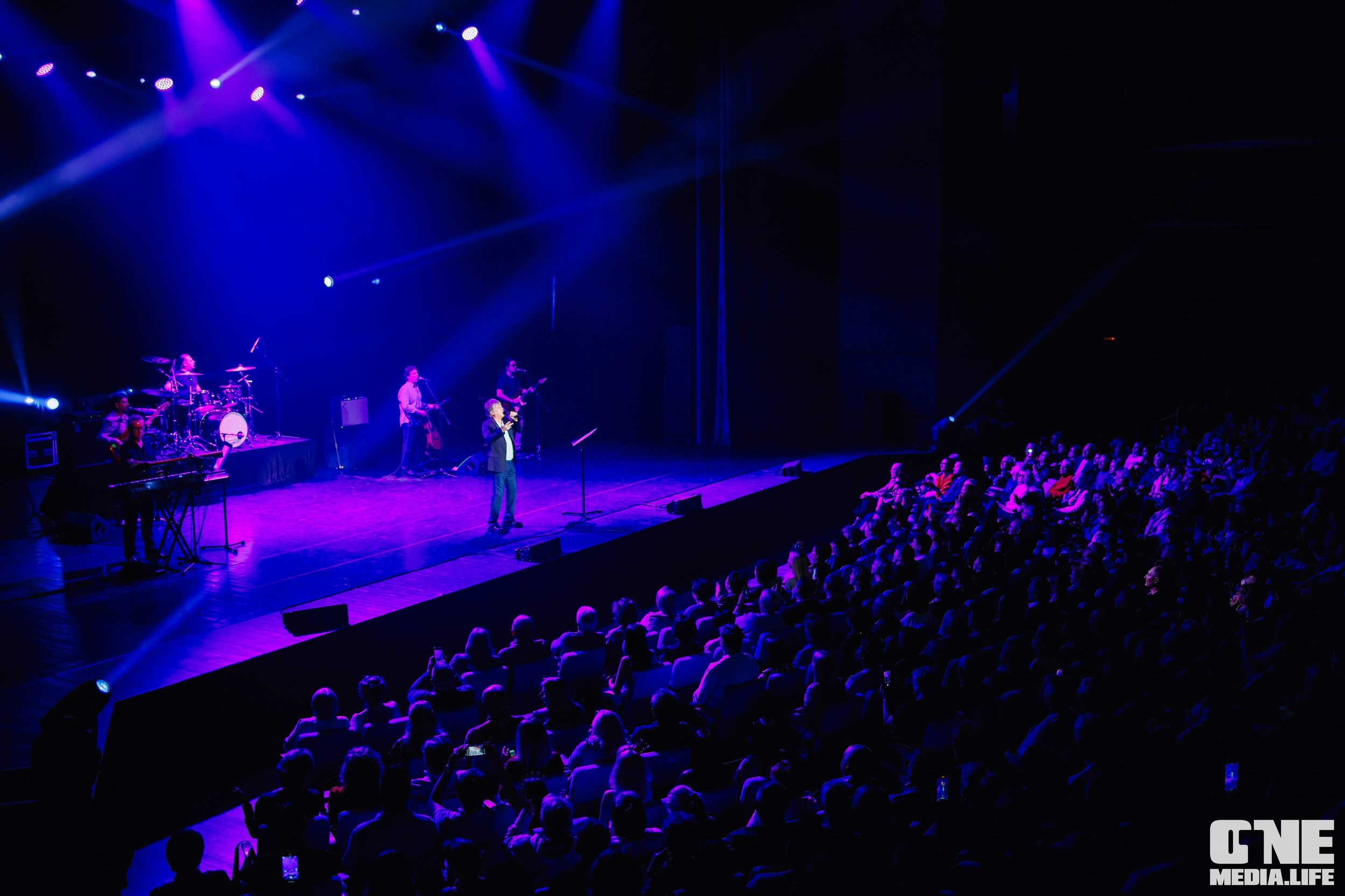 Фоторепортаж из театра эстрады Янтарь-холл. One Media Life: фоторепортажи, фотоотчеты с мероприятий и заведений