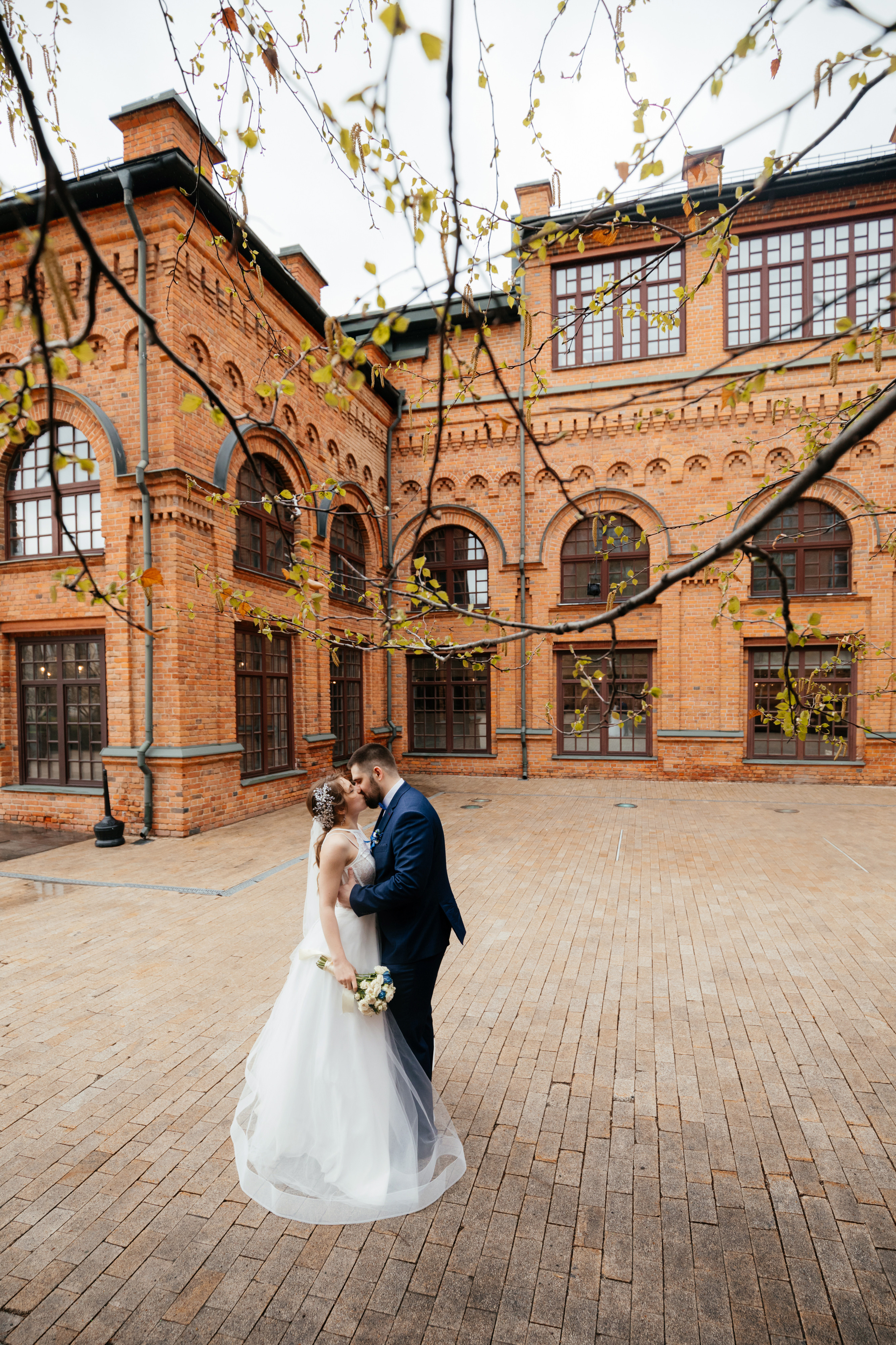 Душевная свадьба в дождливый апрельский день. Свадебный и семейный фотограф в Москве Анастасия Карасева