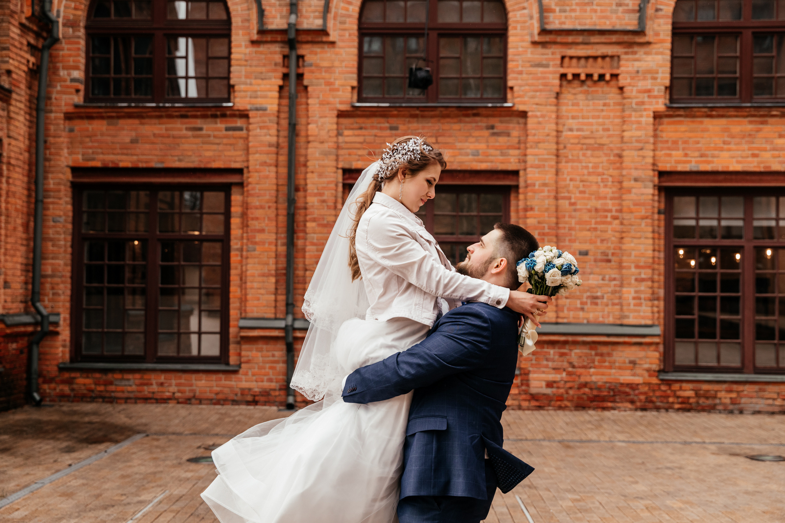 Душевная свадьба в дождливый апрельский день. Свадебный и семейный фотограф в Москве Анастасия Карасева