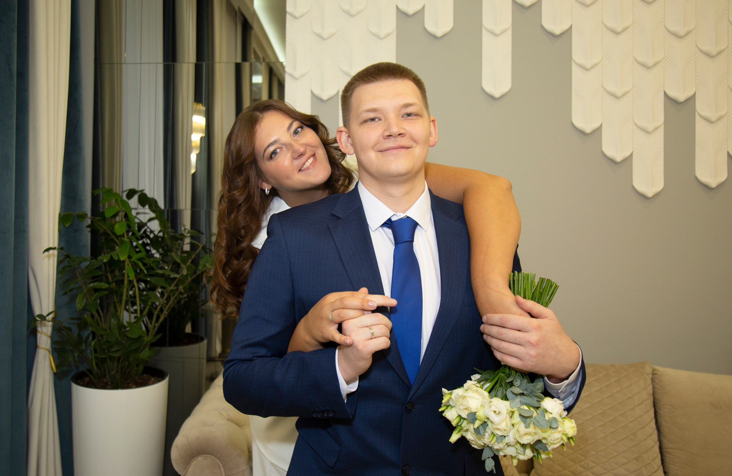 Свадебная фотосессия во Дворце бракосочетания 3 в Москве для Рафаэля и Анны. Фотосессия в студии в Москве от профессионального фотографа услуги по доступным ценам