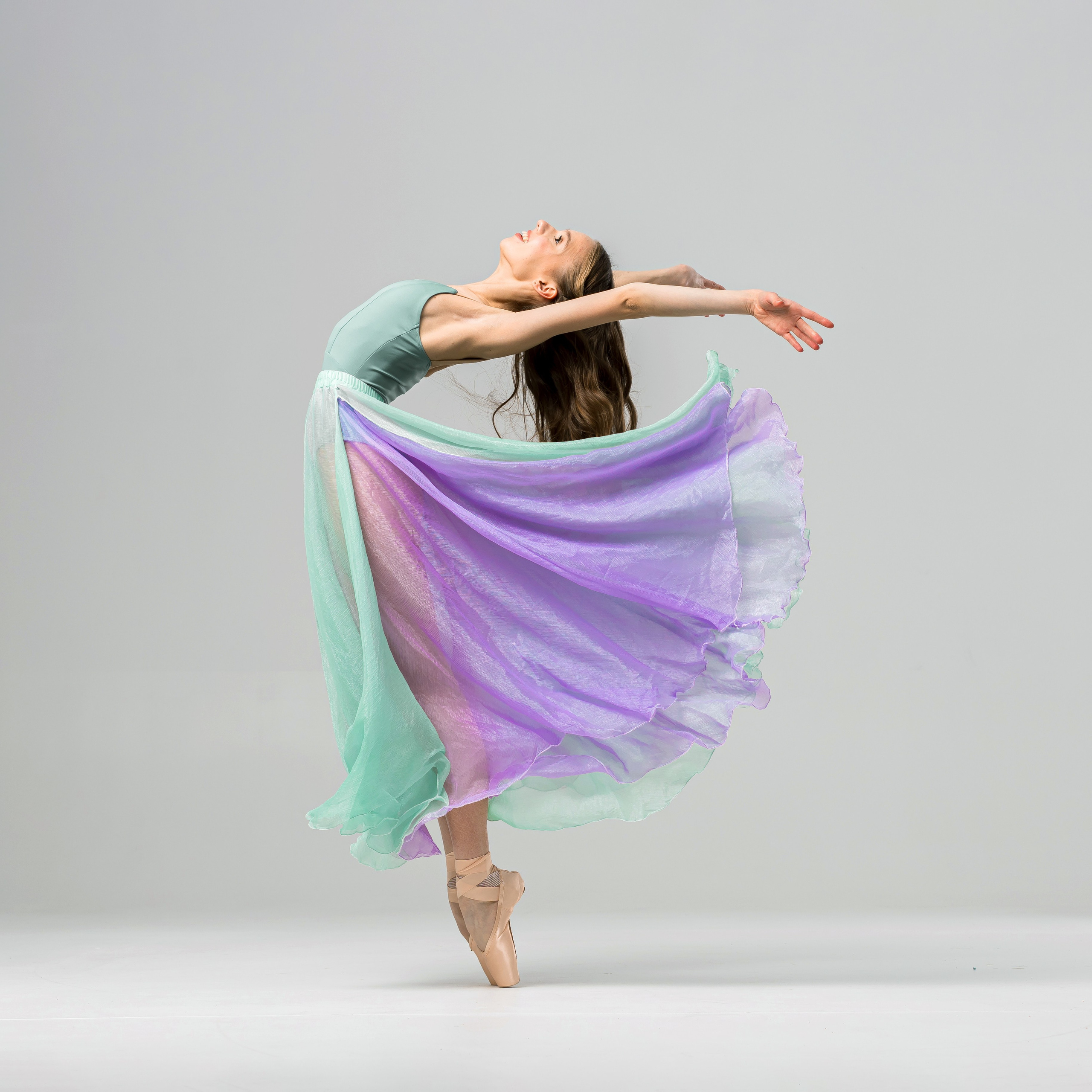 Изумрудно-сиреневая воздушная юбка напрокат для фотосессии. Балетный фотограф Алина Ханько — Душа Балета