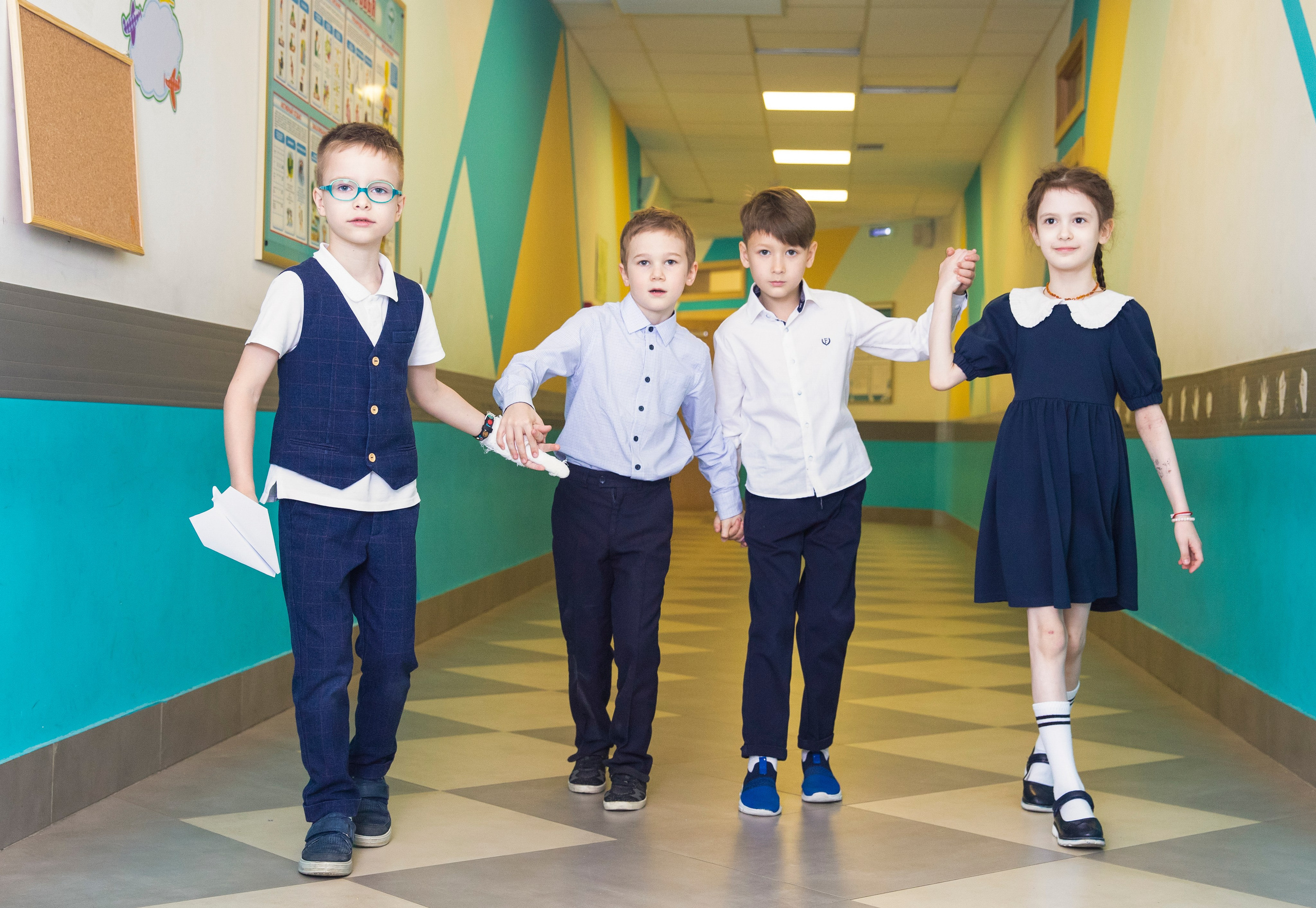 1 день в школе фото. ВЫПУСКНЫЕ АЛЬБОМЫ для детского сада и школы Санкт-Петербург и Лен. область