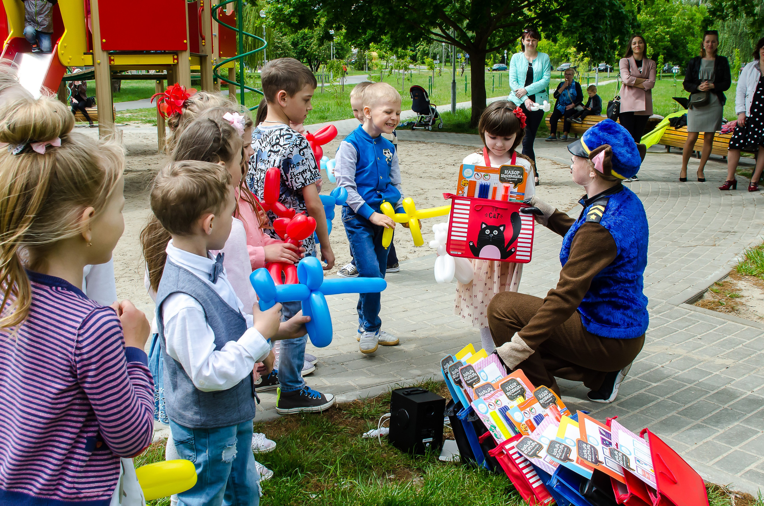 вручение подарков выпускникам детского сада
