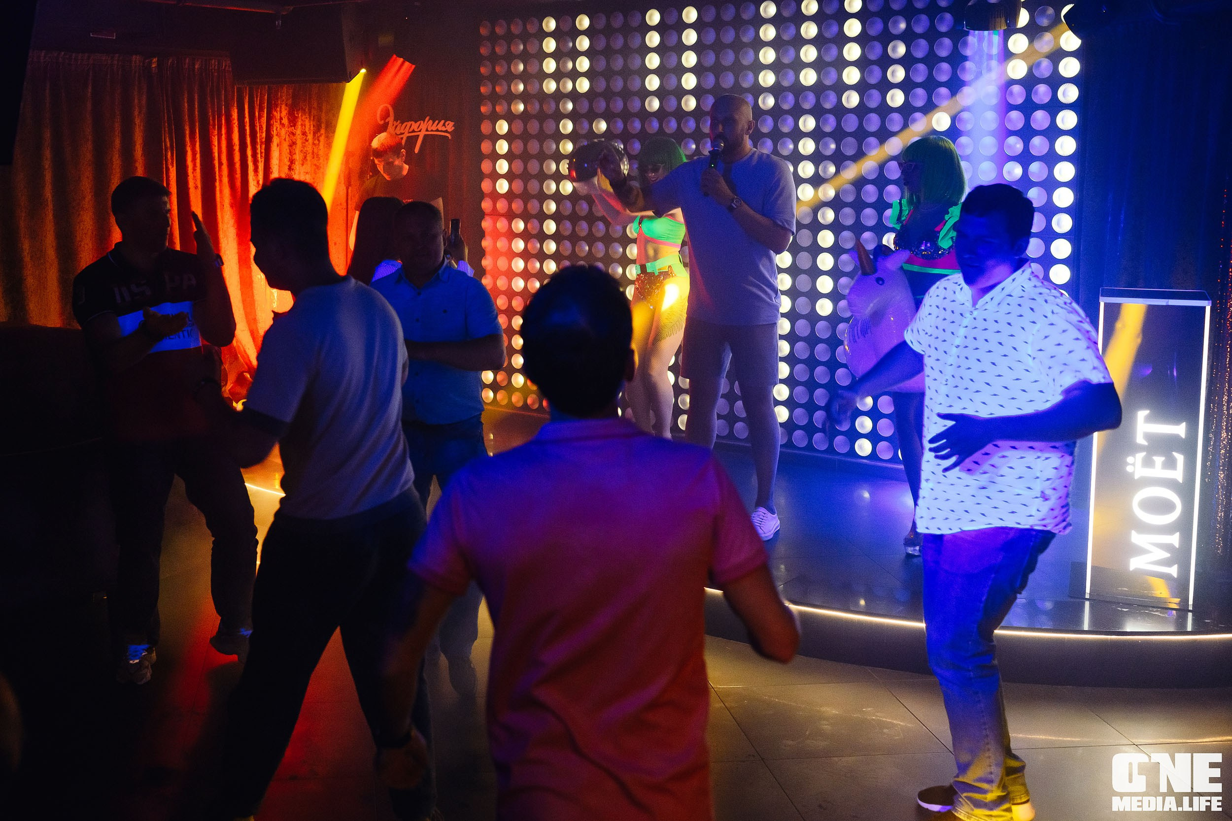 Фоторепортаж из караоке-клуба Эйфория. One Media Life: фоторепортажи, фотоотчеты с мероприятий и заведений