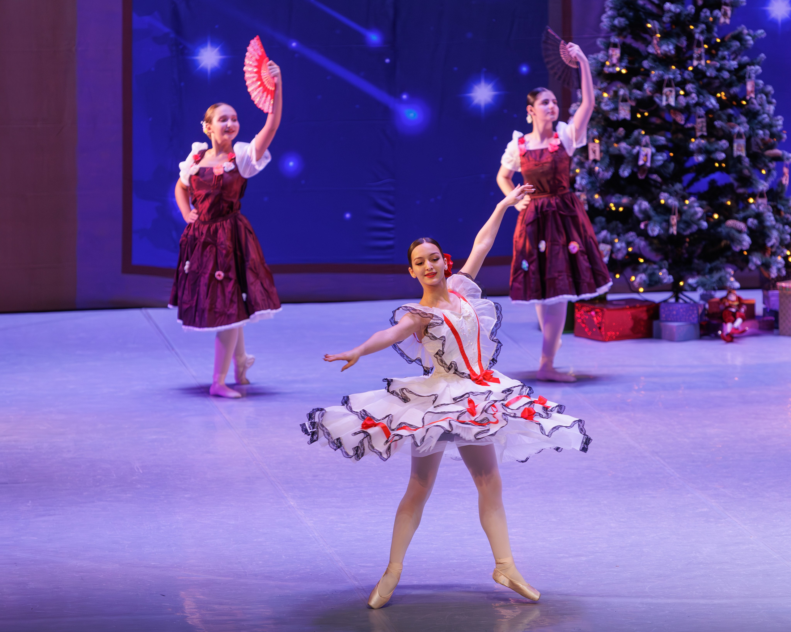 Балет «Фея кукол» от студии Синяя птица. Выпускные альбомы и школьный фотограф в Подольске, Троицке, Щербинке, Москве и Московской области