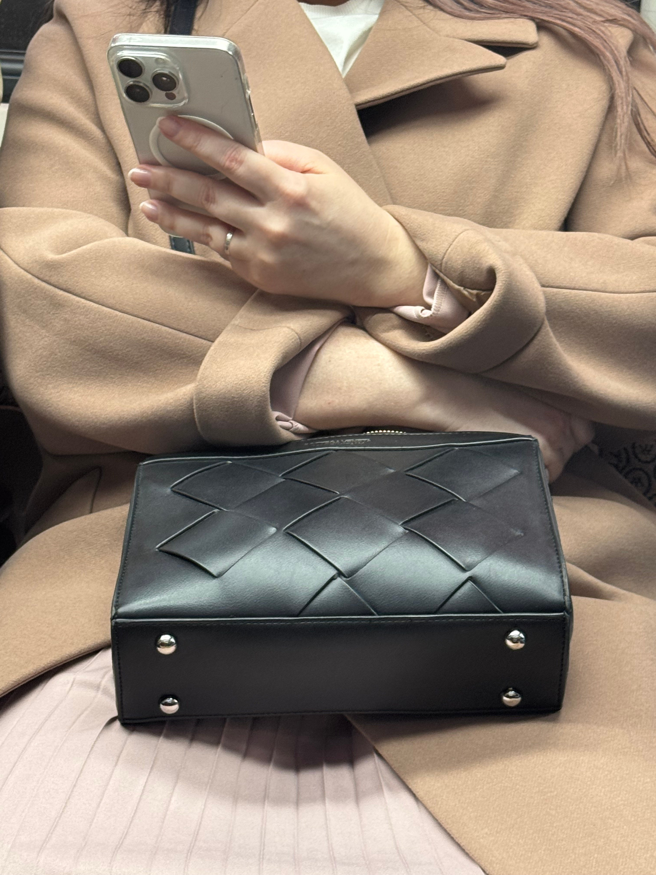 #руки_незнакомцев. Главная