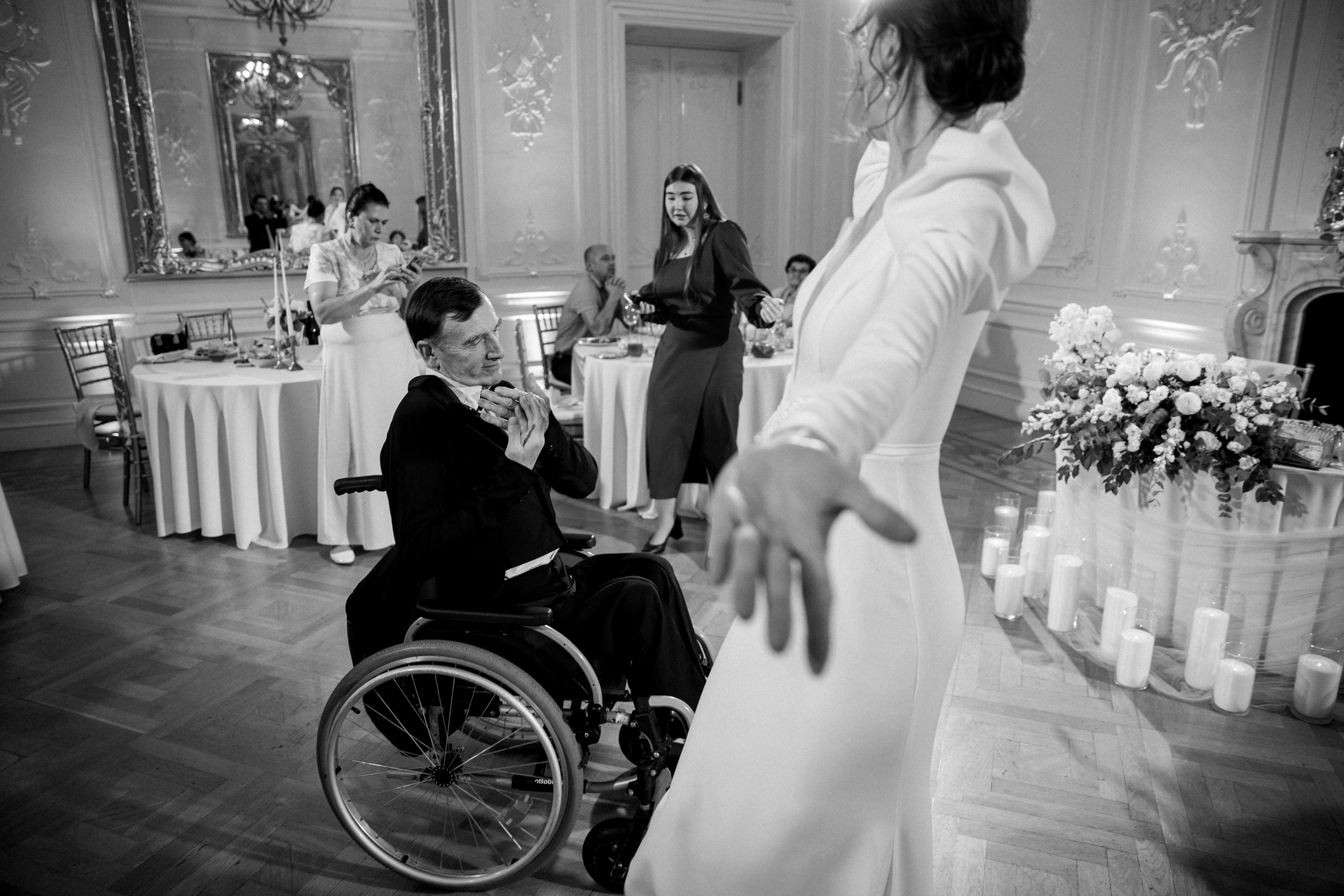 Свадебная фотосессия во Дворце Нарышкиных-Трубецких. Свадебный фотограф в Санкт-Петербурге Никита Кузякин