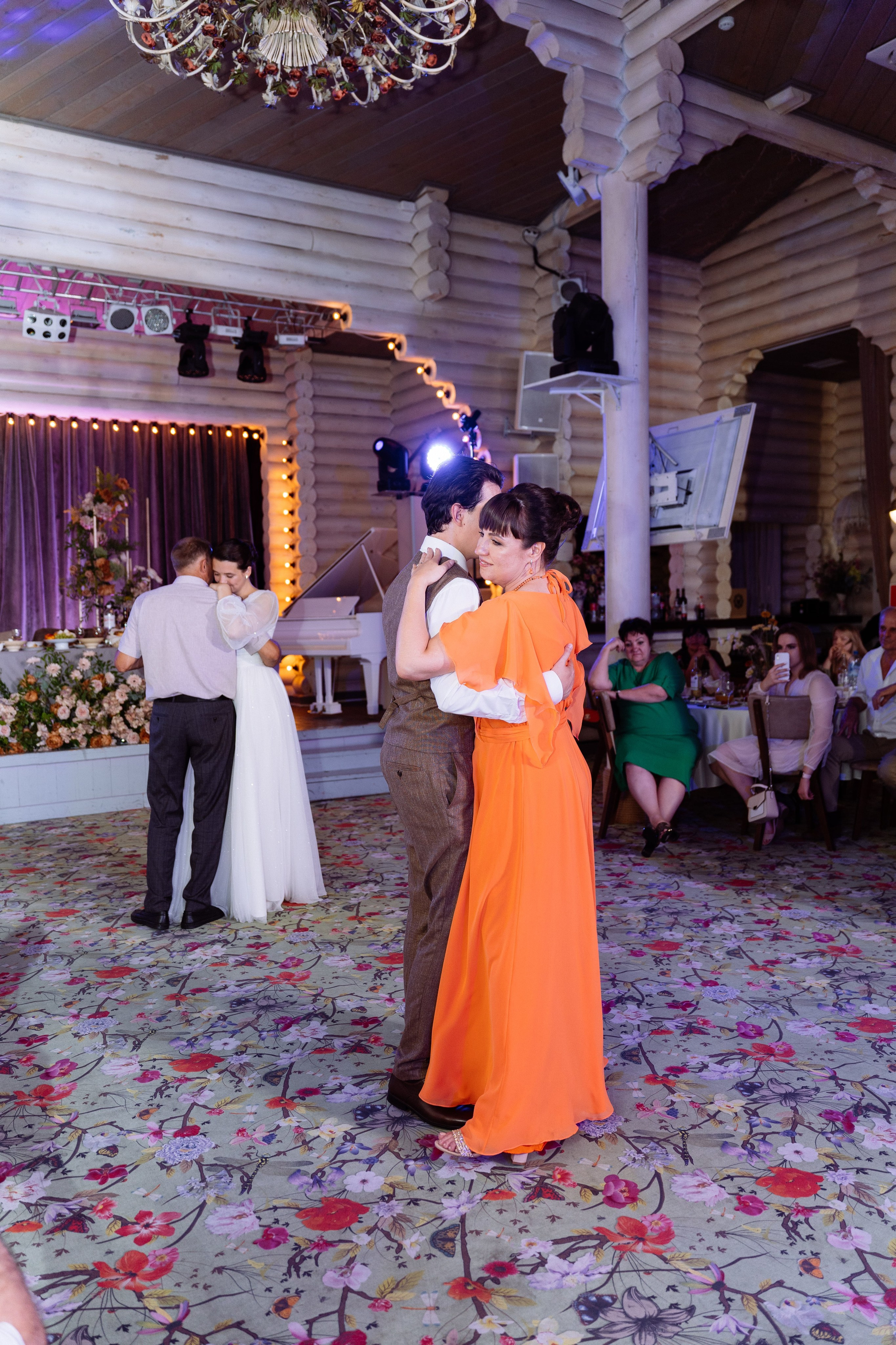 Свадьба Олега и Виктории в клубе «Ближняя дача»