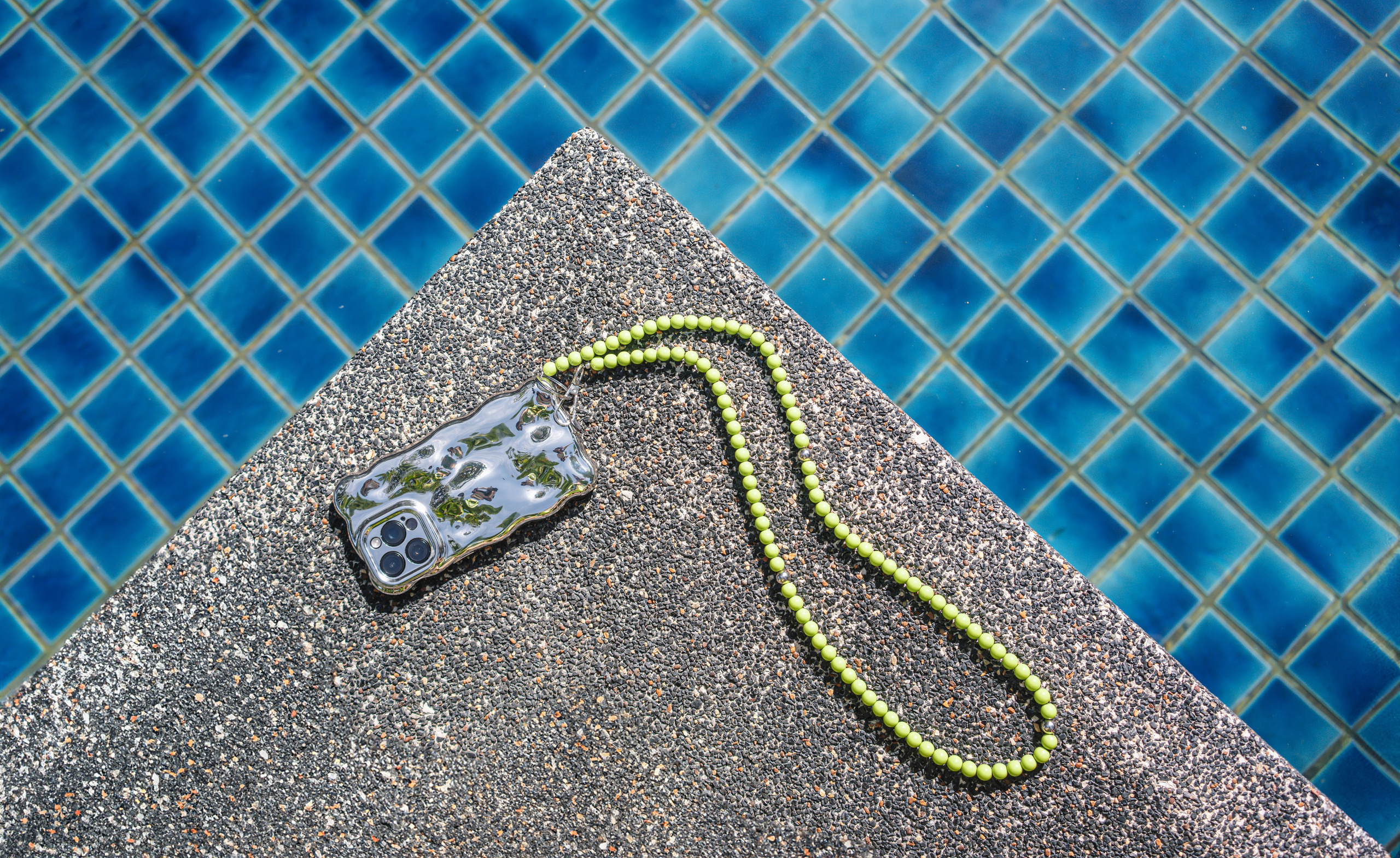 Фотосъемка лимитированной коллекции мерча S7. Фотограф Айгуль Вишня