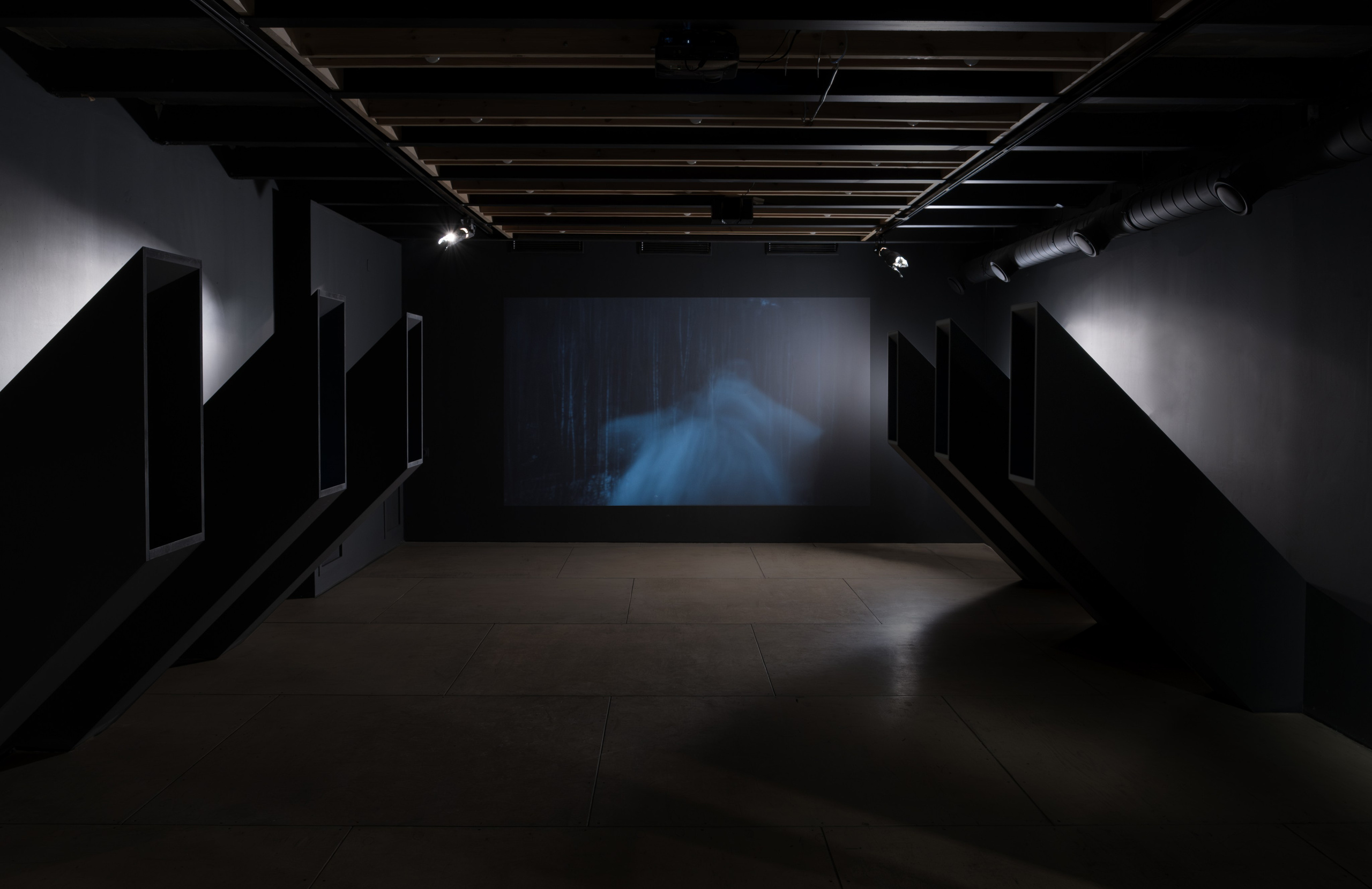 Нежные бабы. Что мне делать, чтобы земля оставалась на месте. Художественная группа «Нежные Бабы»