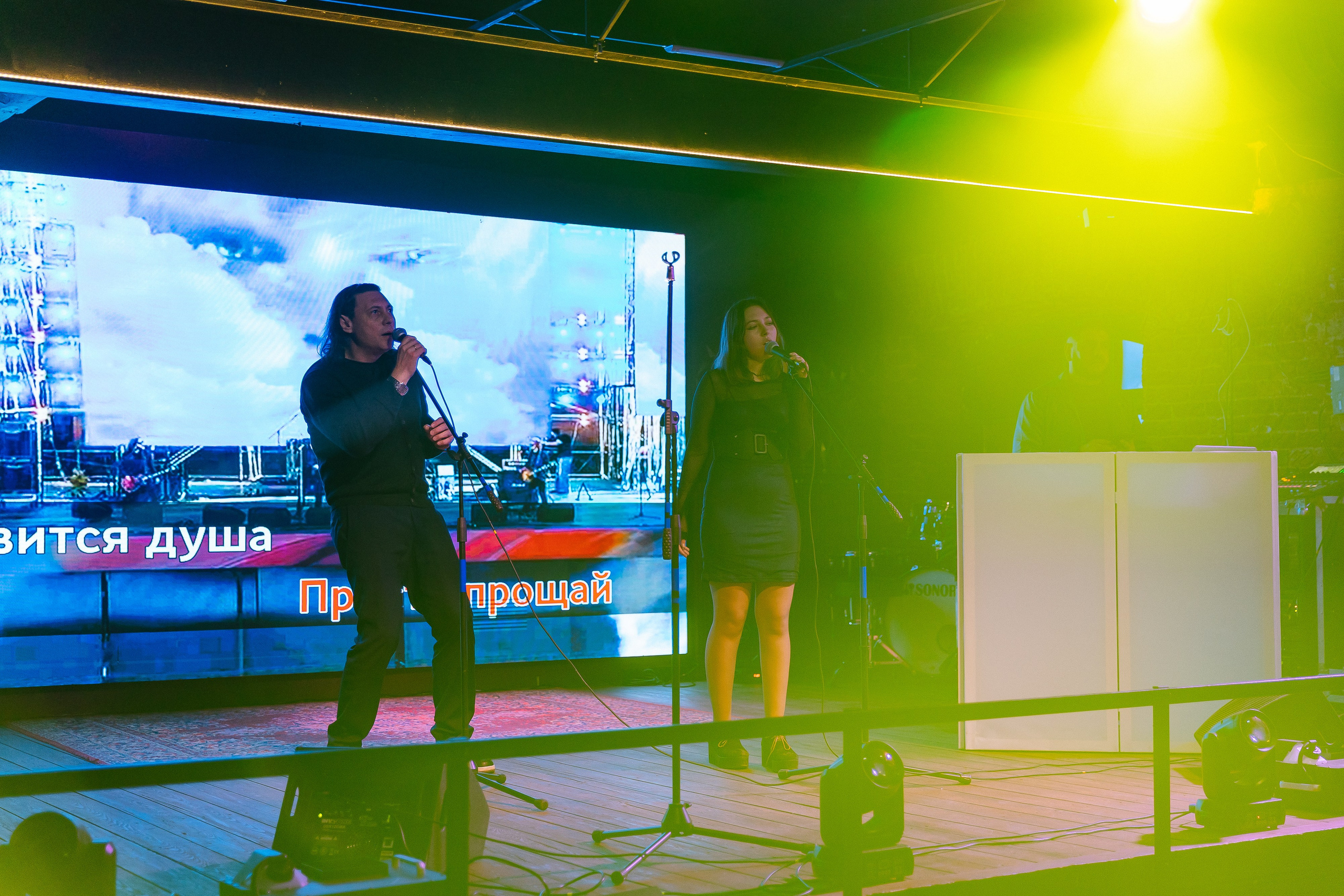 Конкурс караоке в RizzW. Фотограф Москва, Балашиха, МО. Свадьбы, репортажи, контент, портреты