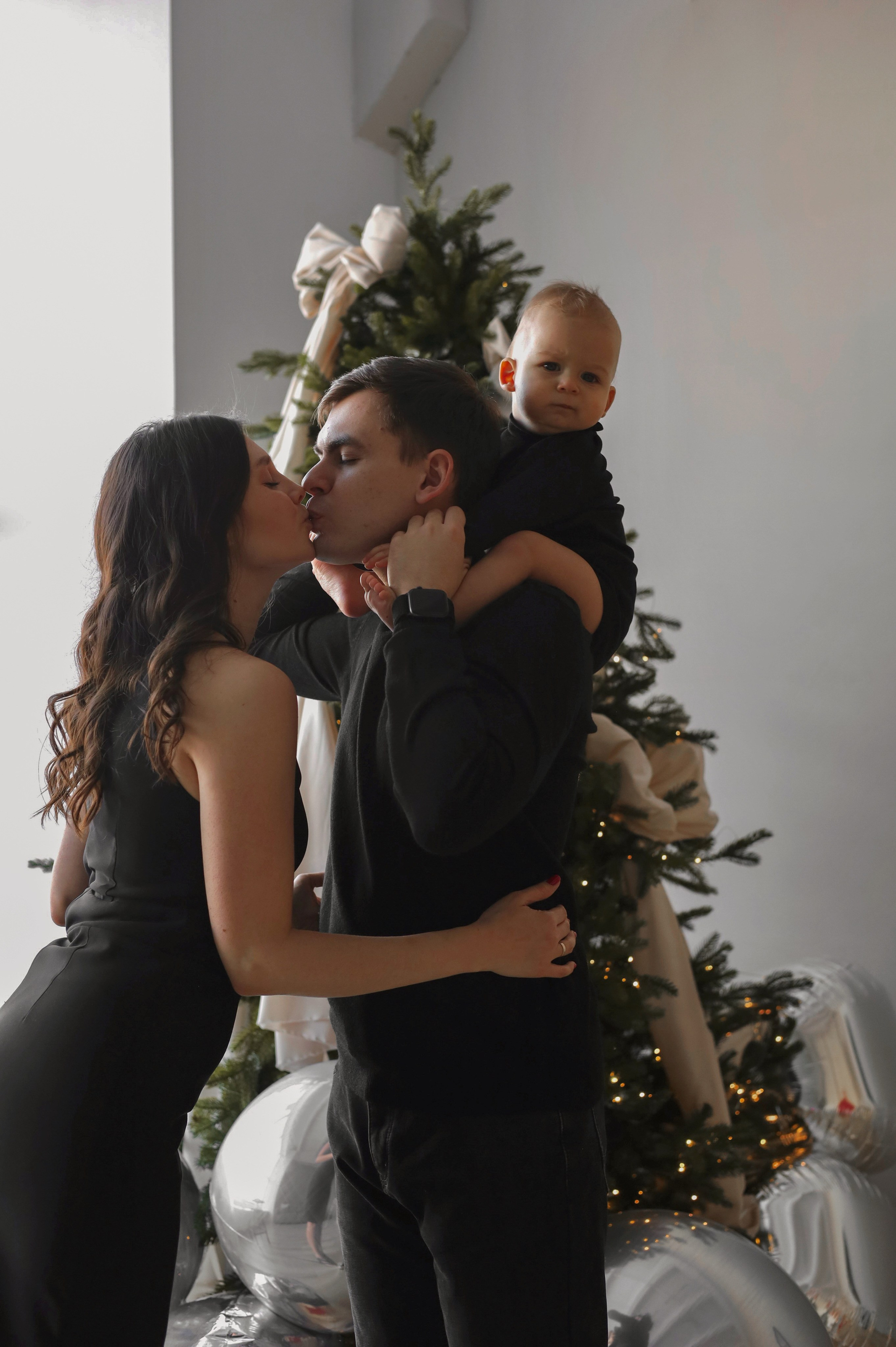 Студийные семейные фотосессии. Семейный, свадебный и индивидуальный фотограф в Алматы