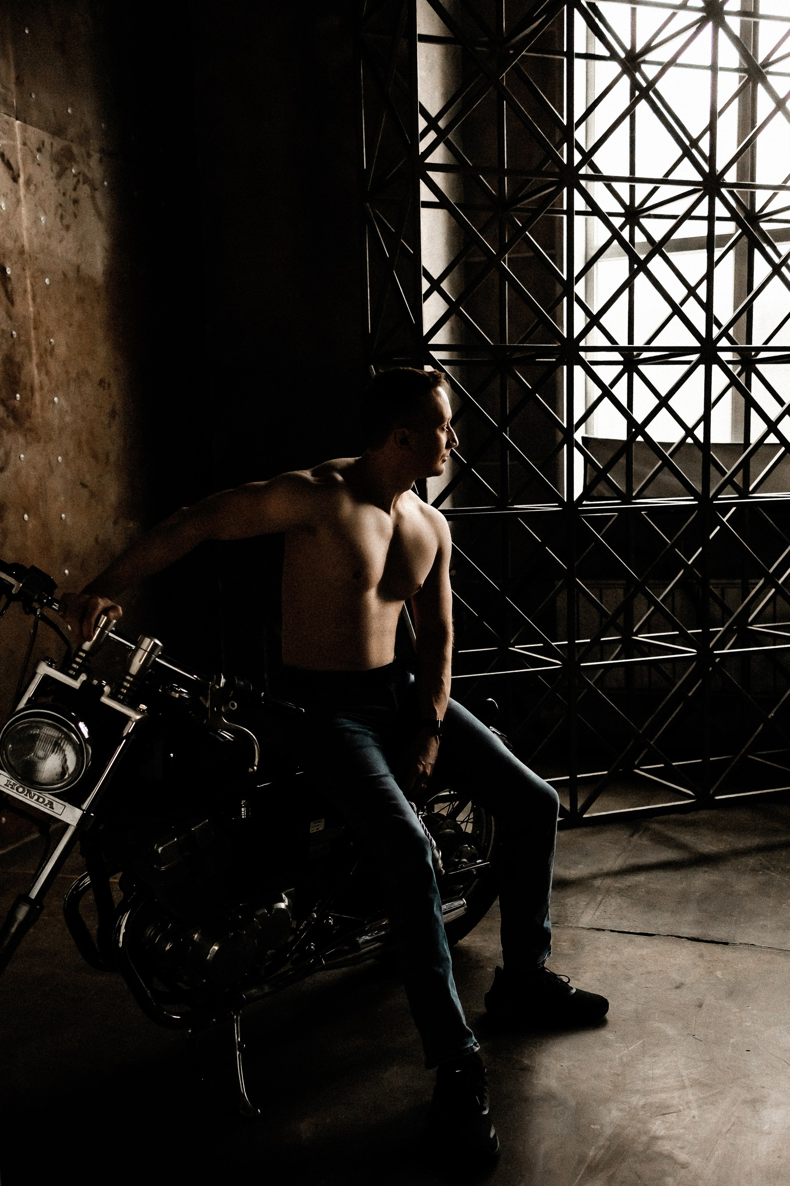 Мужская фотосессия в эротическом в стиле в Москве от 29 800 руб