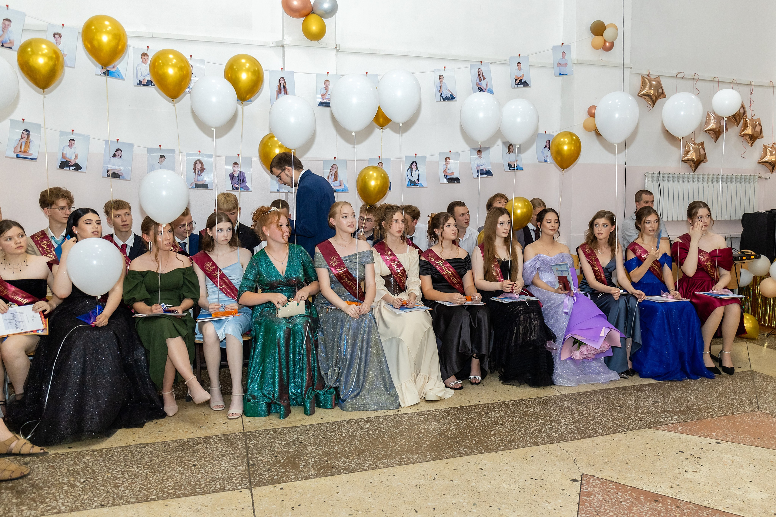 Выпускной. Школа 22, 11 класс. Стильный выпускной альбом Владивосток фотограф Вероника Мигачева