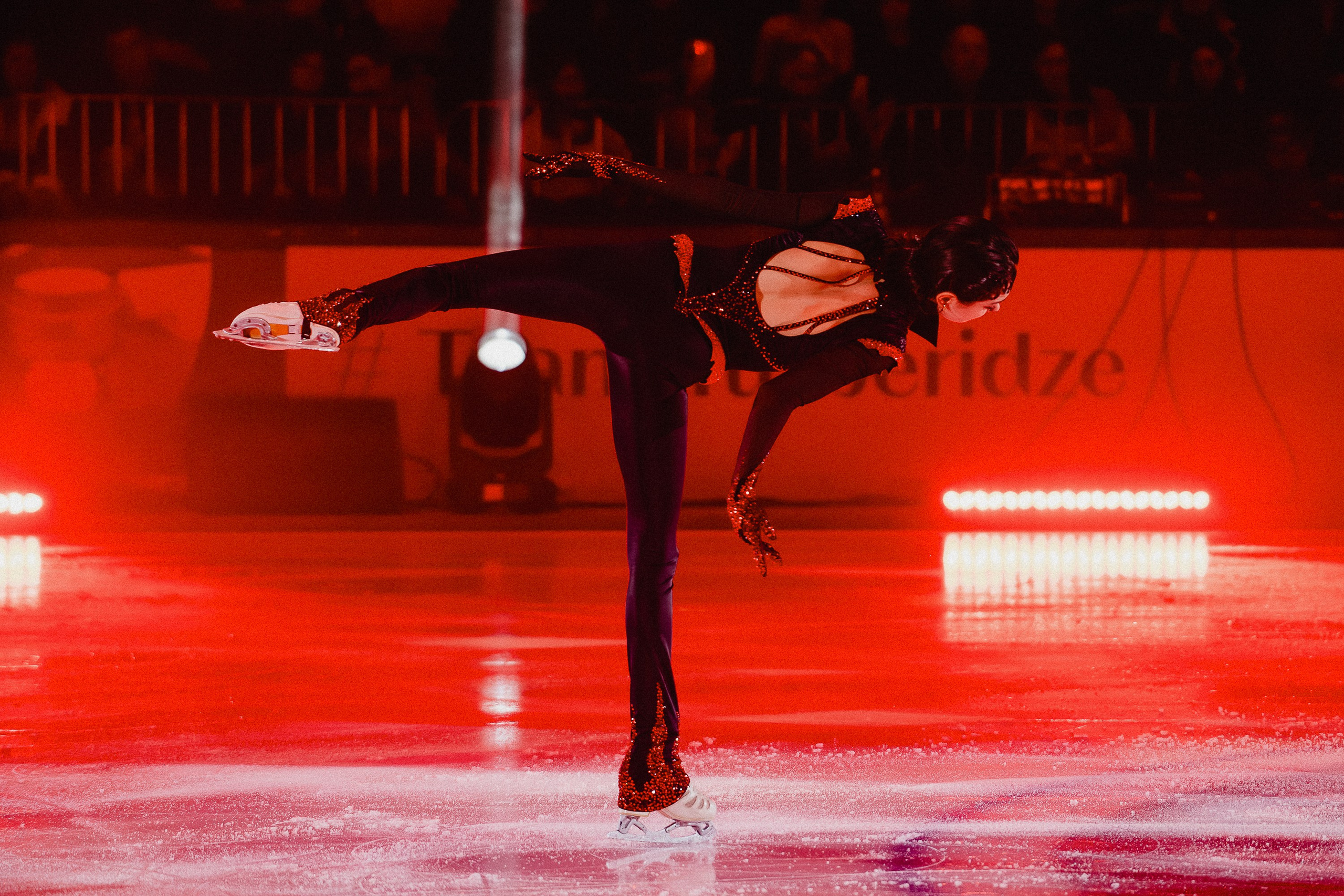 Шоу Этери Тутберидзе в Новосибирске. Воробьева Ксения — Спортивный и танцевальный фотограф Новосибирск