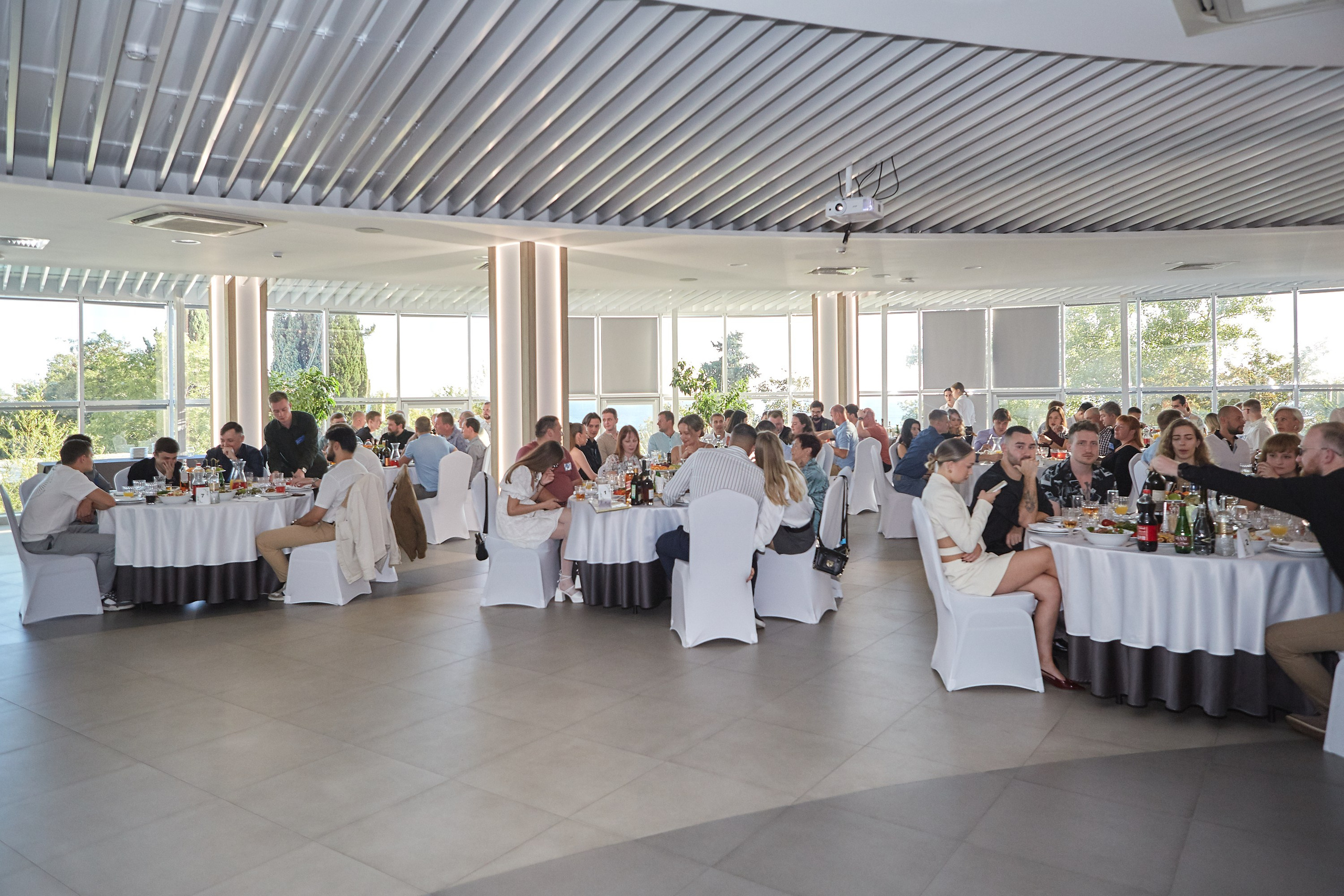 Репортажный фотограф для фотосъемки форумов конференций корпоративных мероприятий в Сочи. Фотограф Юрий Никитюк — Сочи |Адлер|Красная Поляна