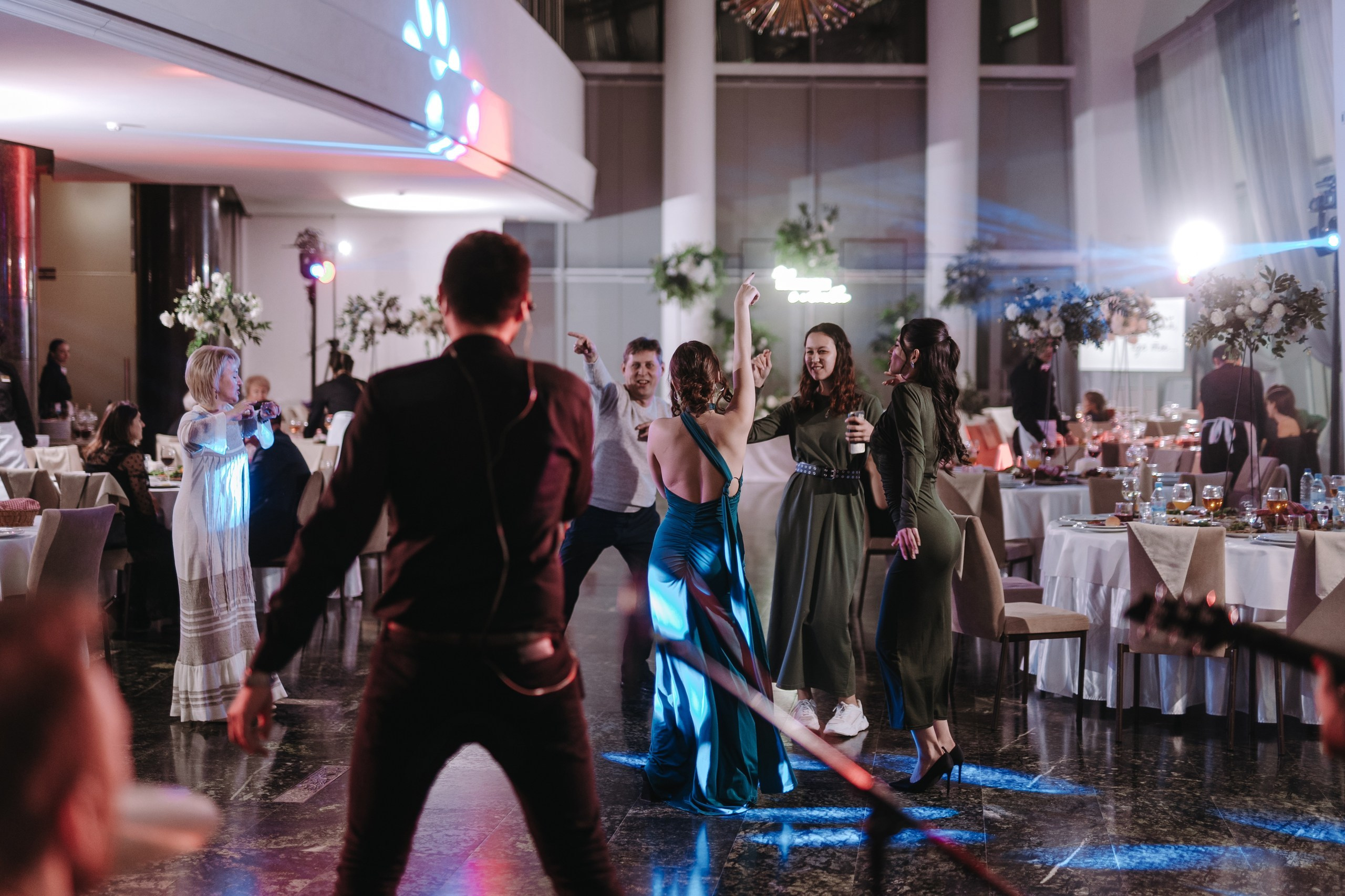 РЕСТОРАН ТАРАТАУ, ВЕДУЩИЙ АЗАТ ГАЙСИН И АРТУР ИЛЬЯСОВ УФА