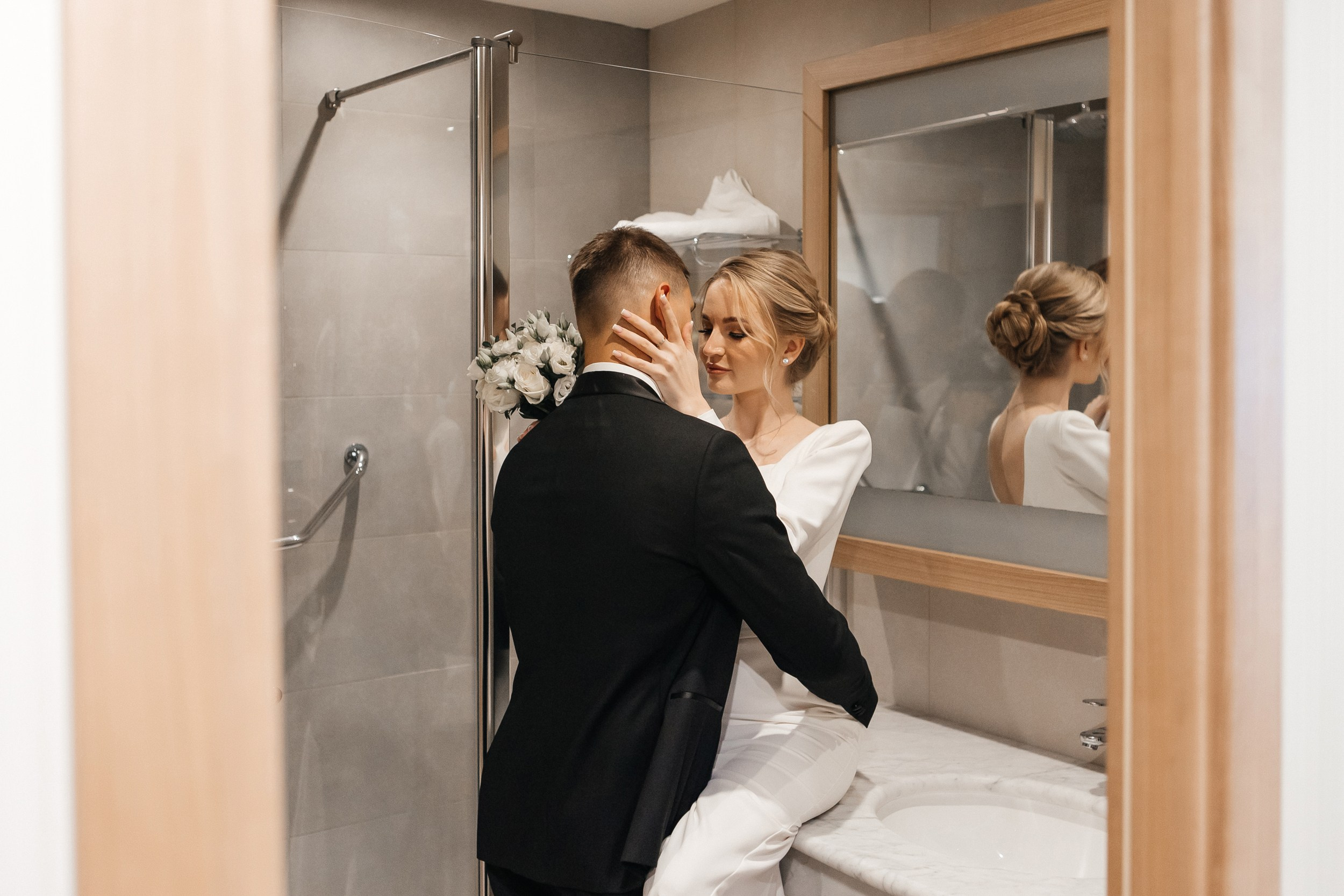 Свадебная фотосессия на Северном Речном вокзале в Москве. Свадебный фотограф в Москве Дарья Олендарёва