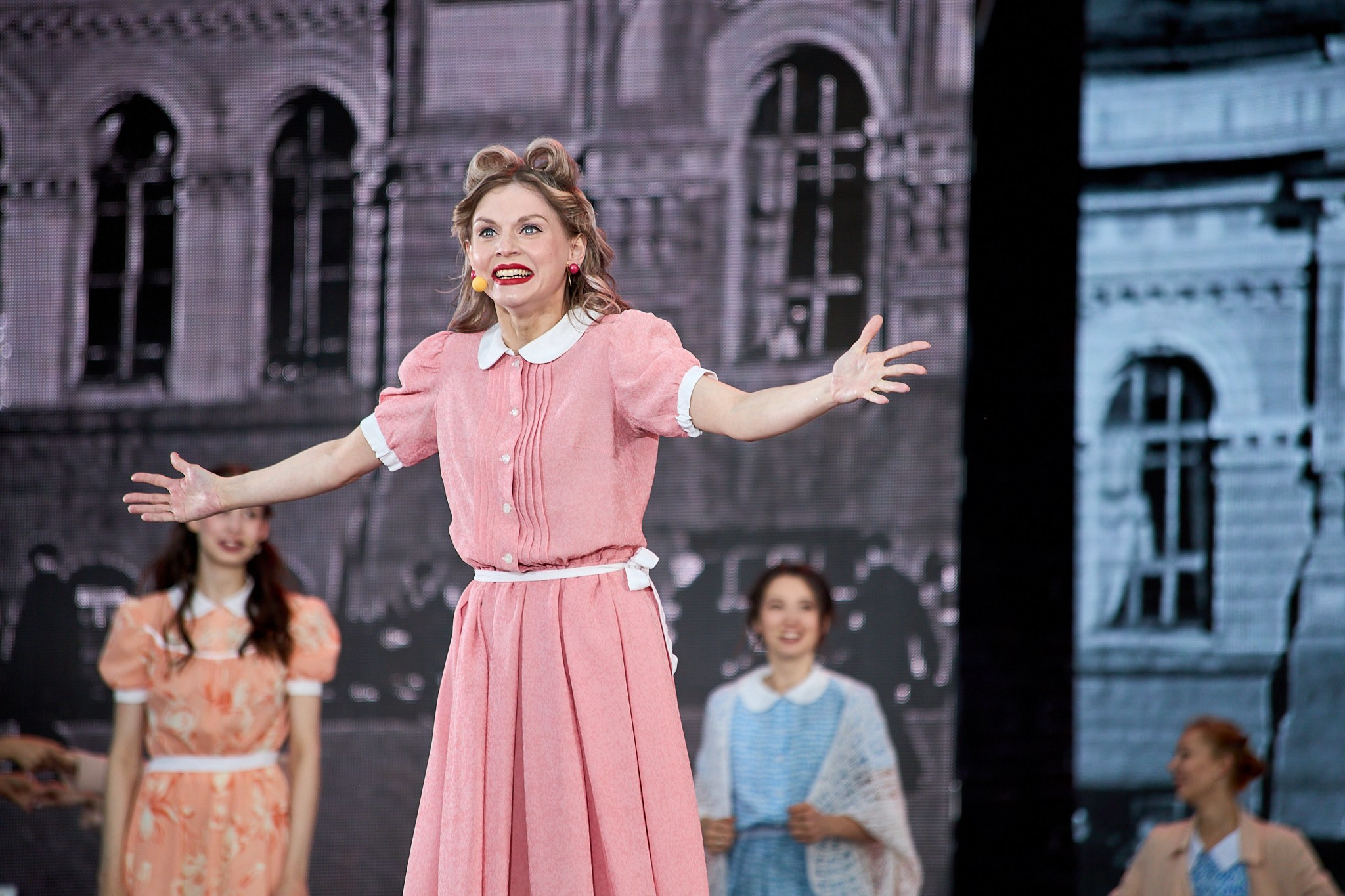 Концерт 9 мая 2025 года на соборной площади. Фотограф Омск | Александр Вандеров