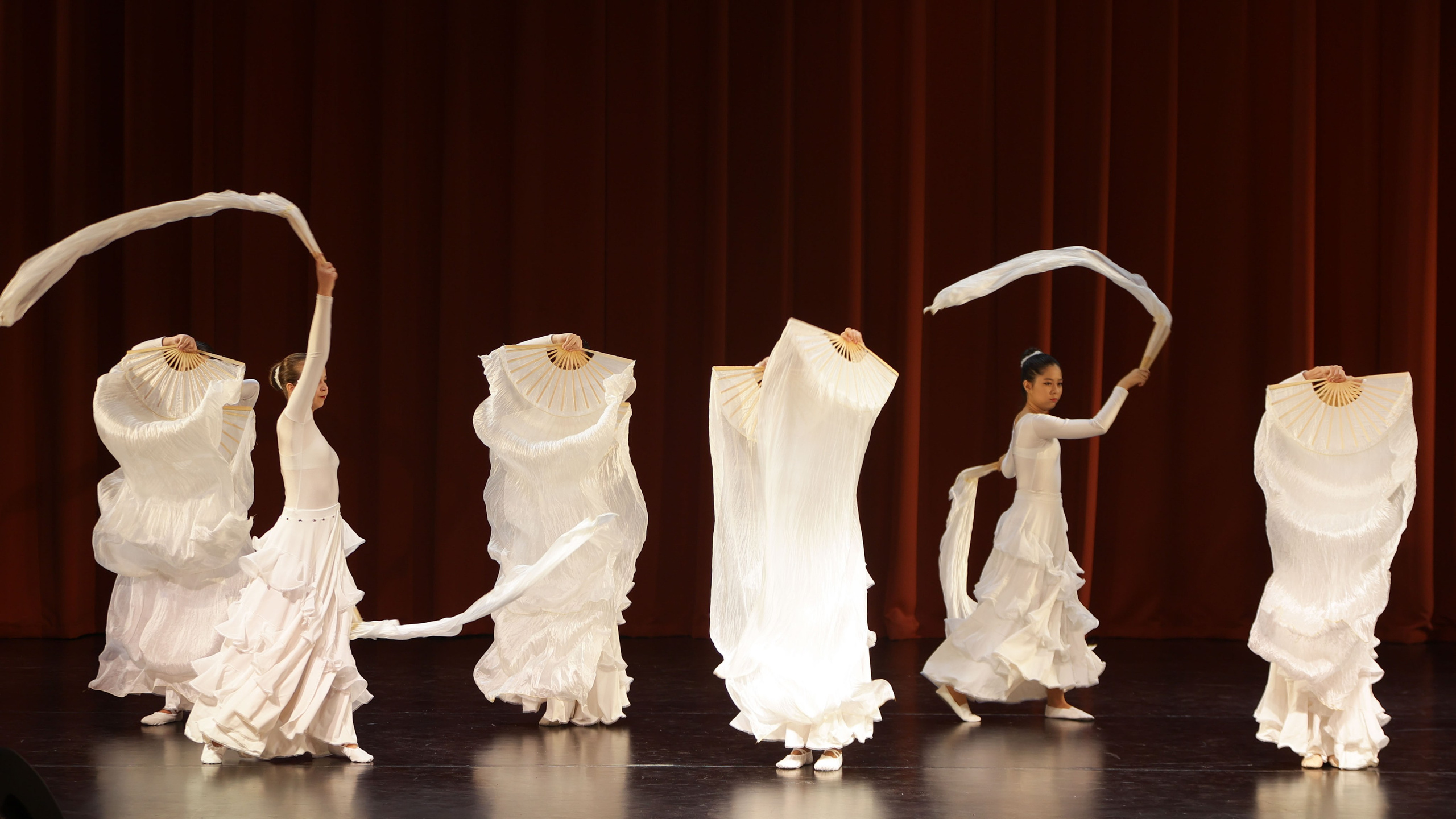 Фестиваль хореографического искусства «КУБОК ЛЕГЕНДЫ — 2025». Выпускные альбомы и школьный фотограф в Подольске, Троицке, Щербинке, Москве и Московской области