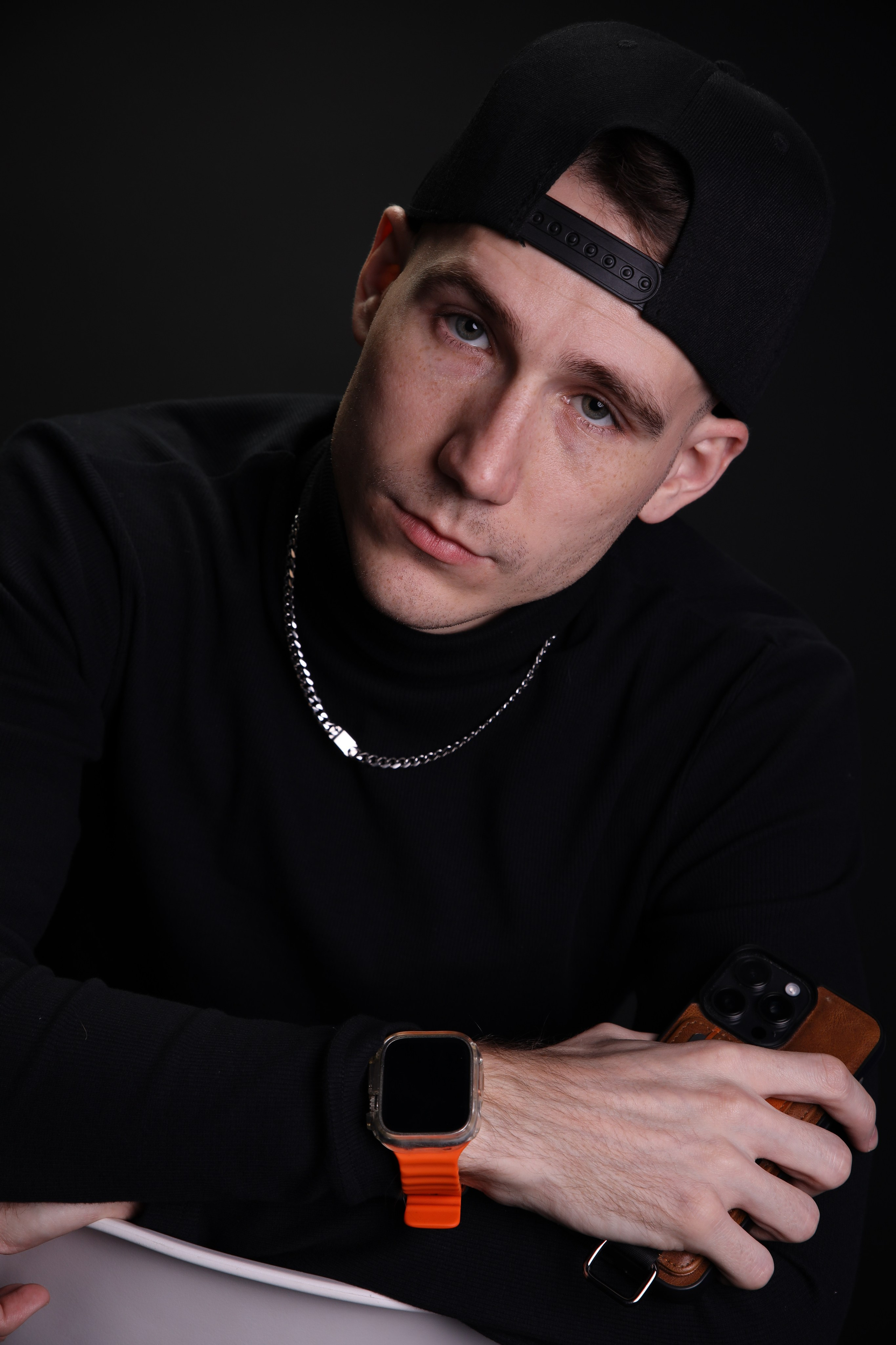 The White hat Alex. Профессиональный фотограф в Воронеже Владислав Крылов