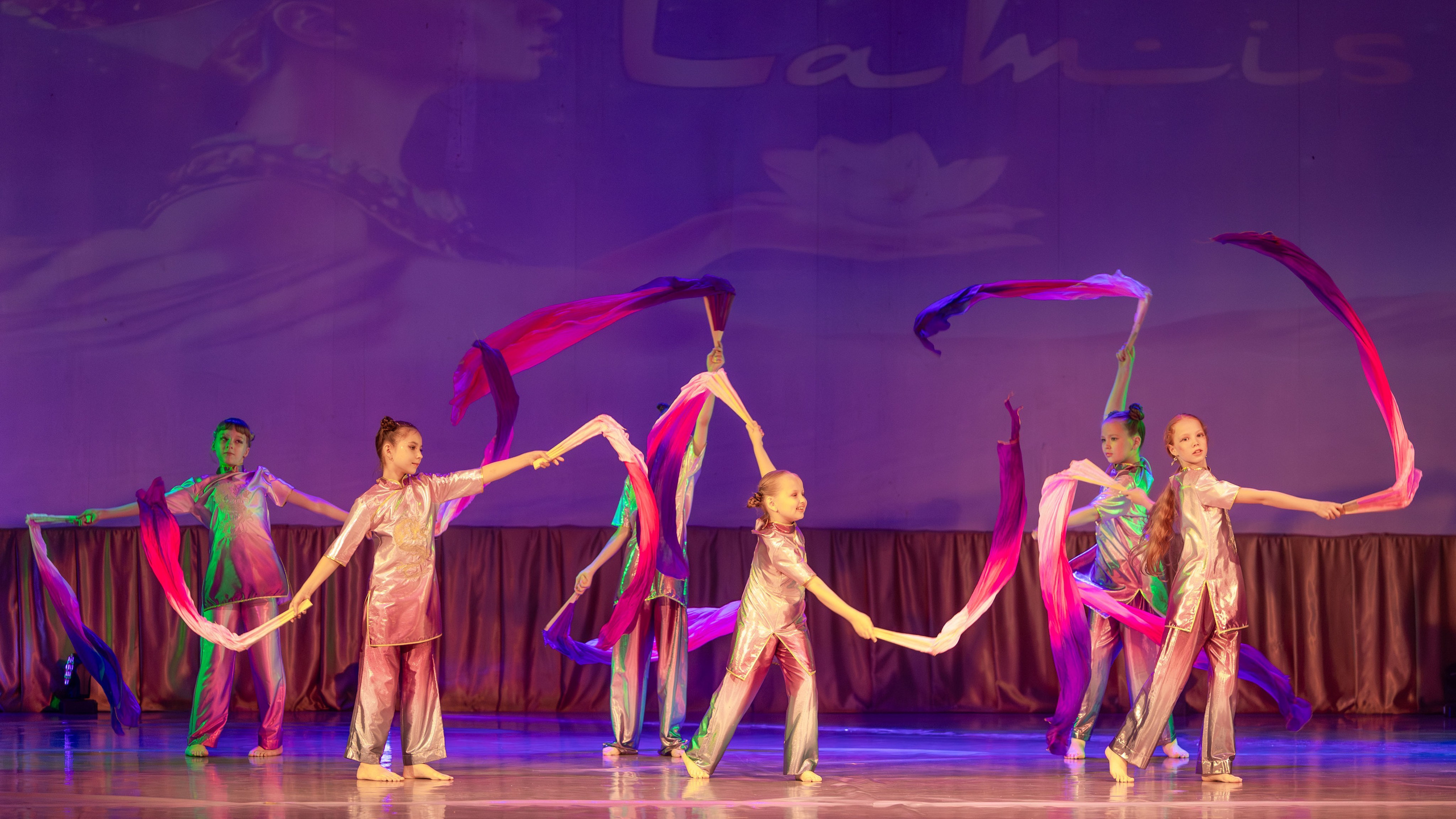 Студия «Lamis» отчетный концерт 2025. Выпускные альбомы и школьный фотограф в Подольске, Троицке, Щербинке, Москве и Московской области