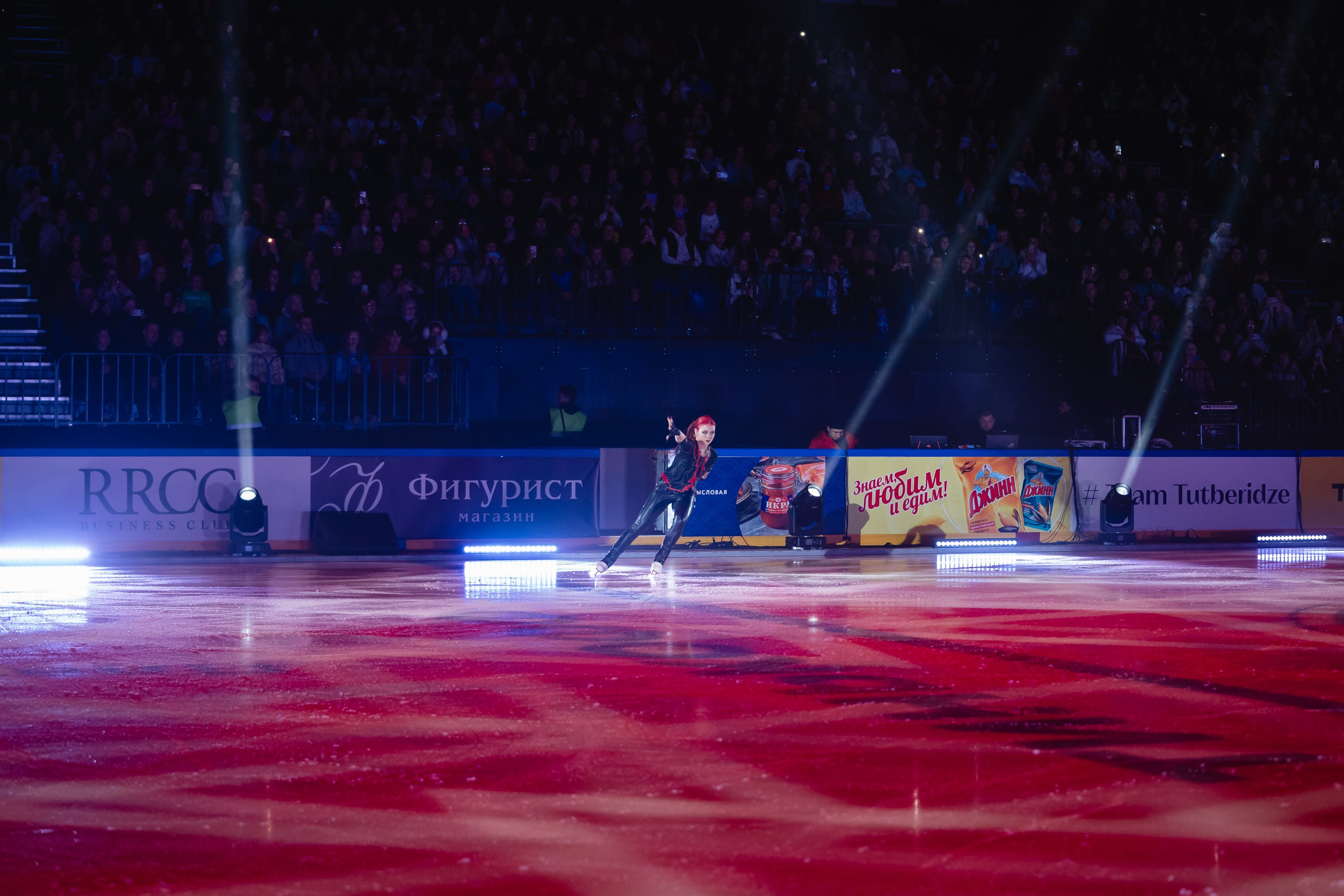 Шоу «Чемпионы на льду» в Новосибирске. Воробьева Ксения — Спортивный и танцевальный фотограф Новосибирск