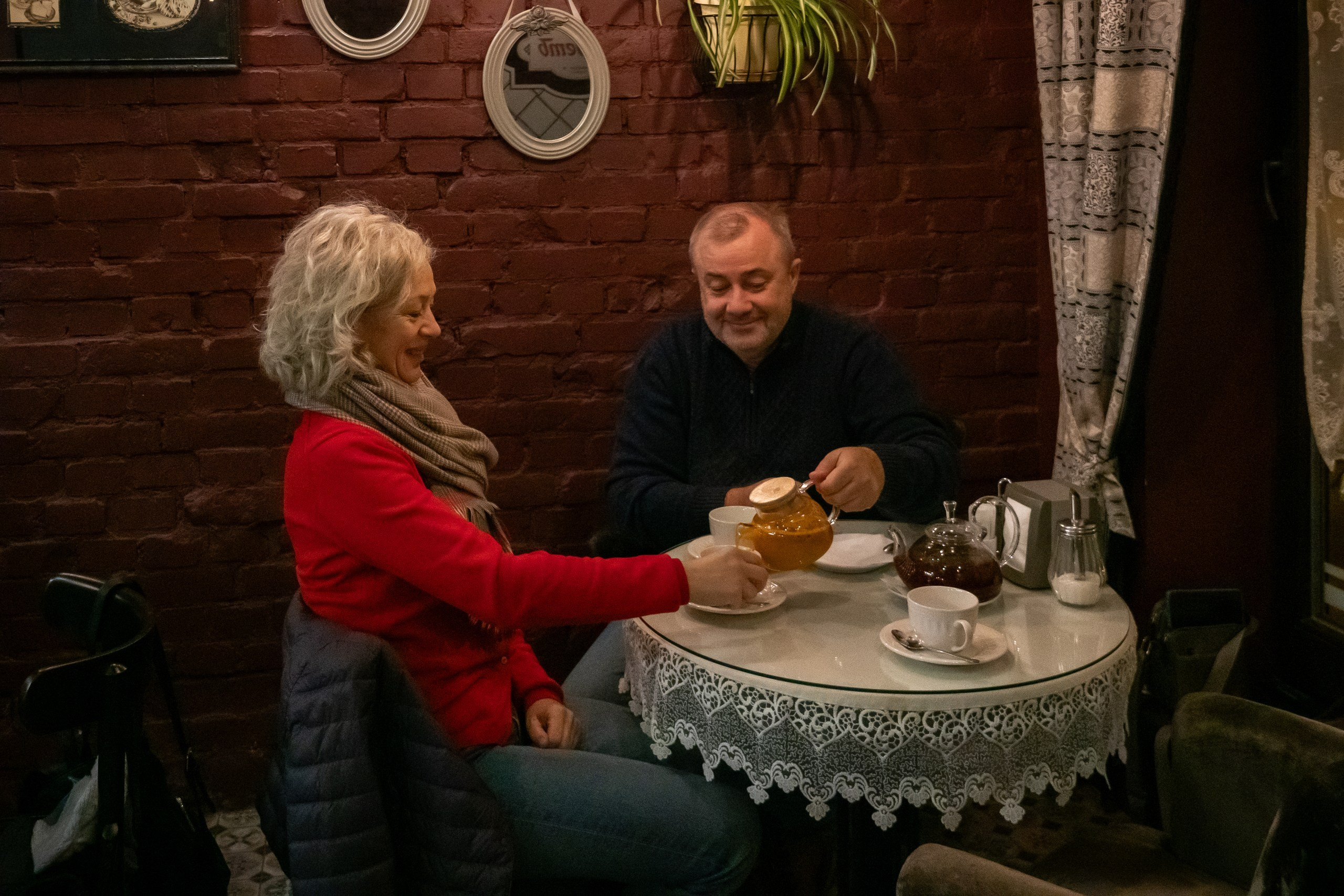 Двое в Новогоднем Зеленоградске. Фотограф Татьяна Рутковская Калининград