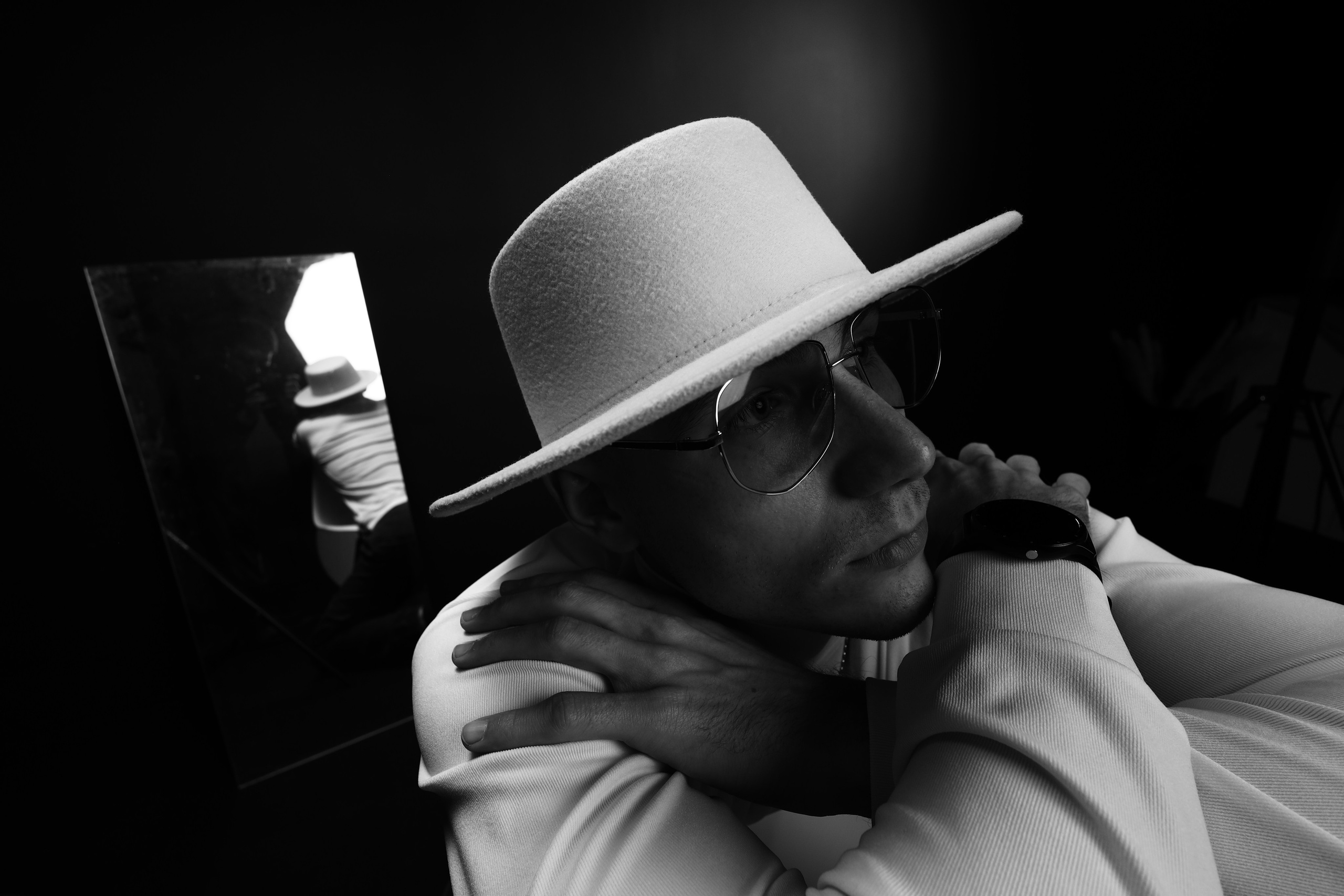 The White hat Alex. Профессиональный фотограф в Воронеже Владислав Крылов