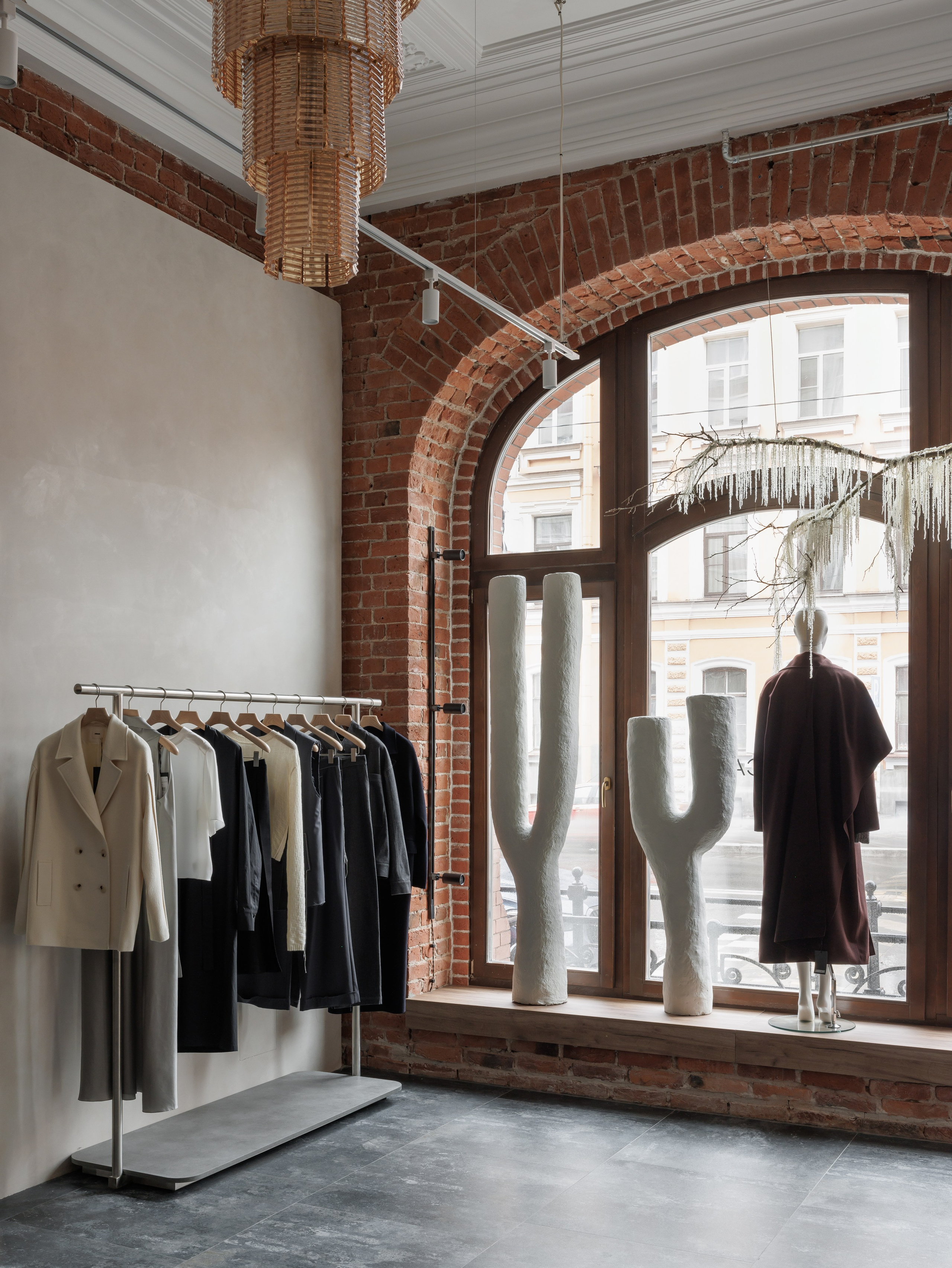 арочные окна, радиальные перегородки, высокий потолок, архитектурное наследие Петербурга, интерьерный дизайн ksudsgn