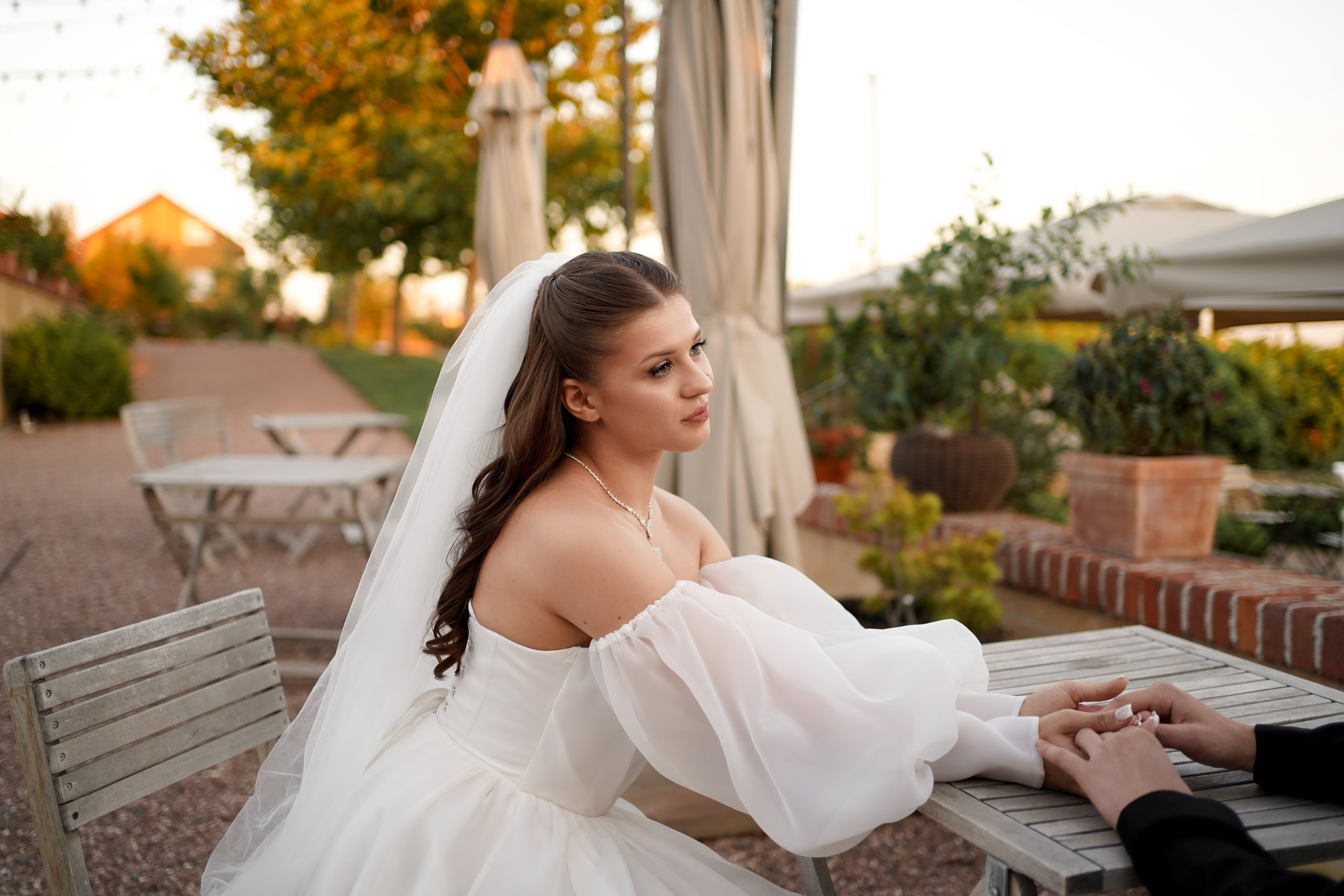 Фотограф и видеограф на свадьбу в Ростове-на-Дону 2026. Профессиональная работа, качественный результат. Свадебный фотограф в Ростове-на-Дону. Таинство Крещения и Венчания, семейные фотосессии. Алёна Чёботова