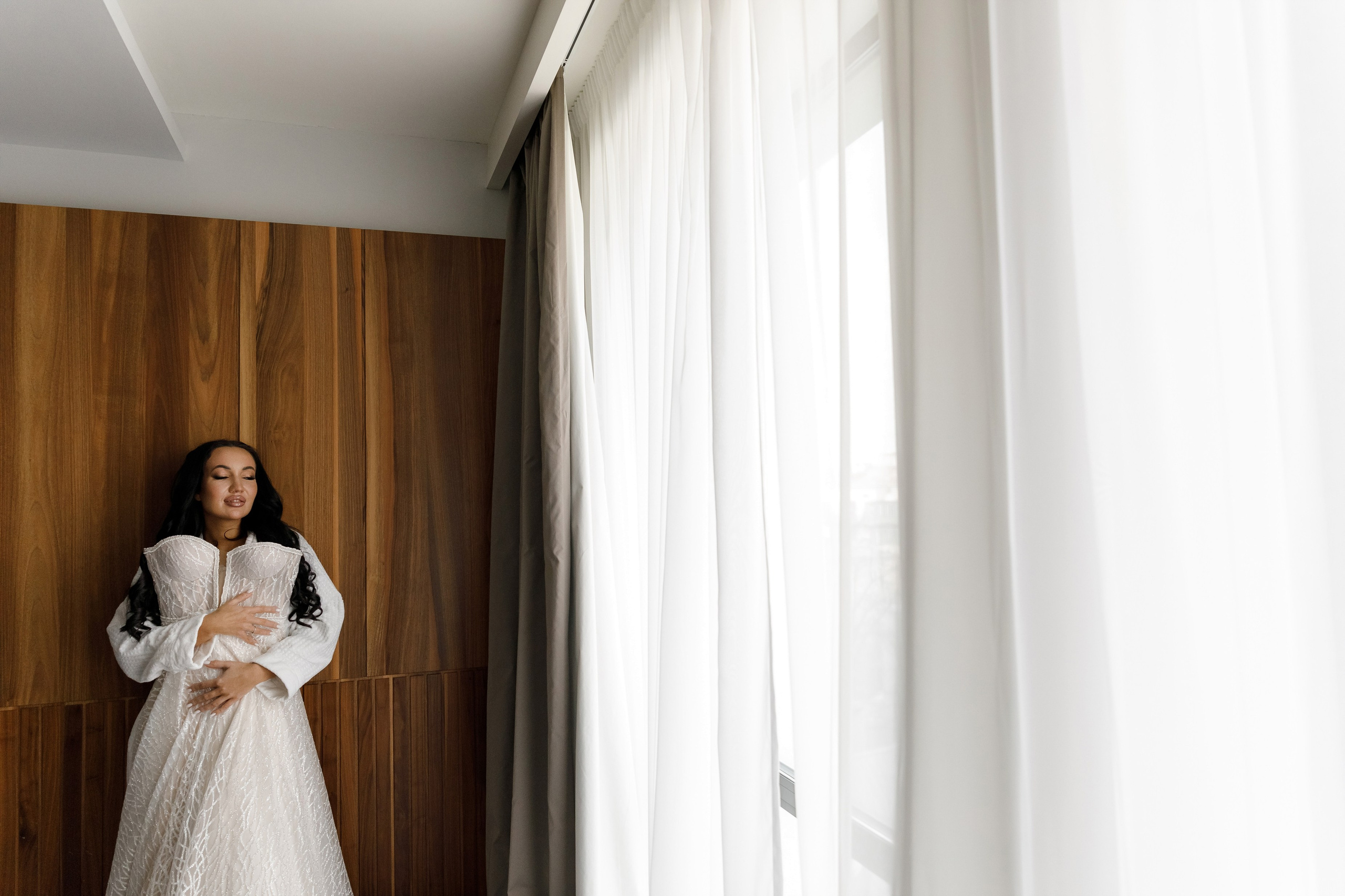 Свадебный организатор Ольга Гурьянова обсуждает план свадьбы с парой в Москве