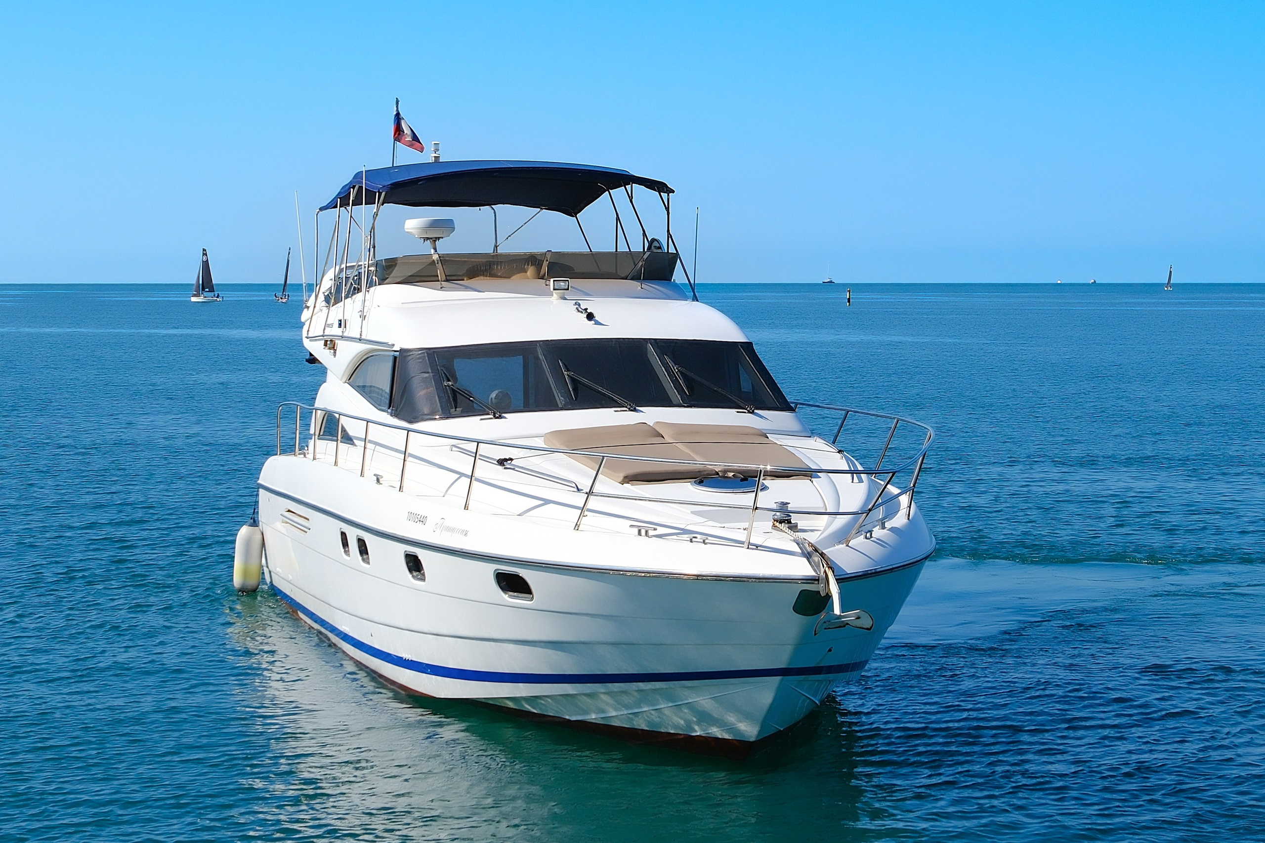 Яхта Принцесса 56 Аренда Яхты в Сочи Яхтанаморе YACHTNAMORE YACHTANAMORE