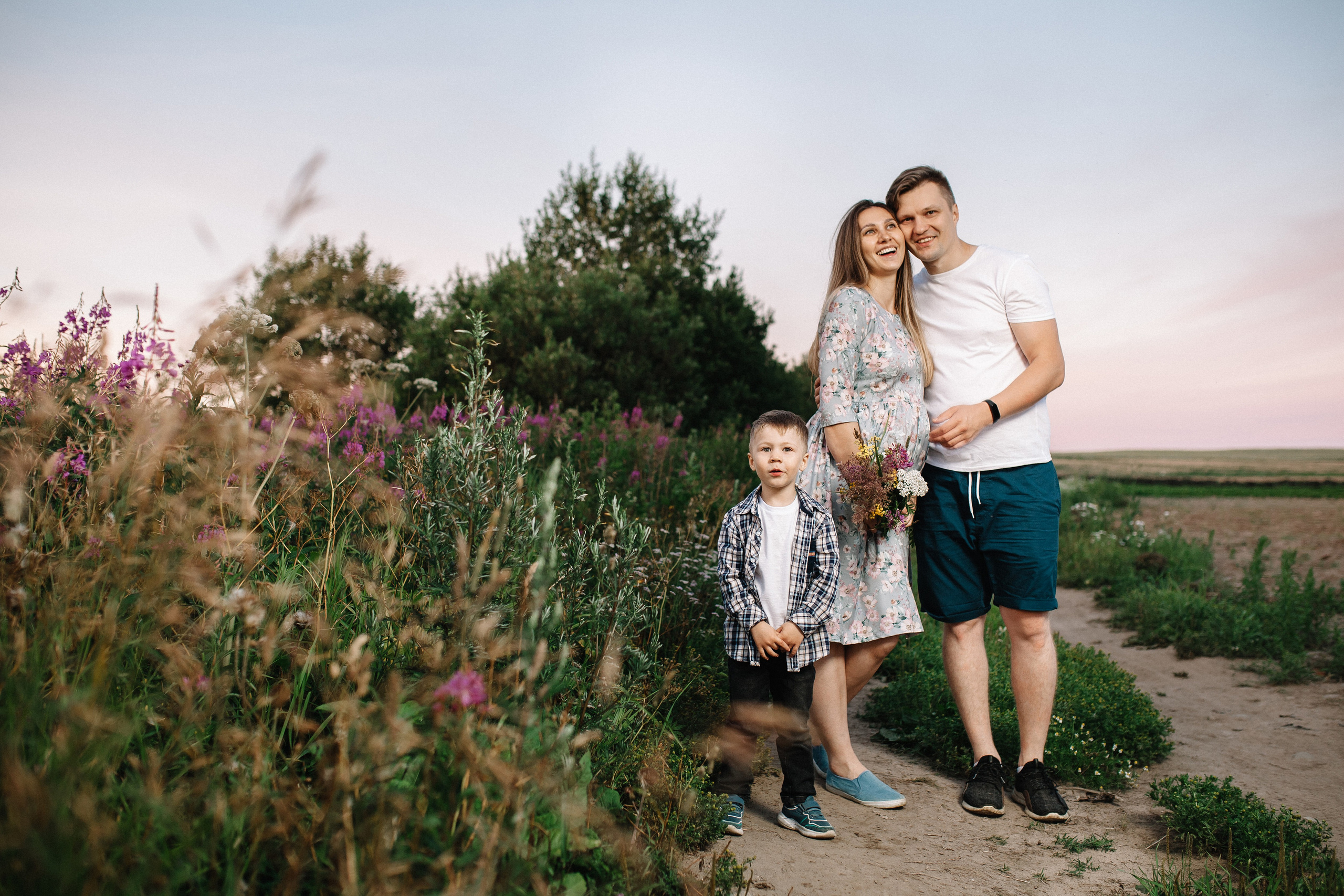 Стоимость семейной фотопрогулки в Майкопе. Семейный и свадебный фотограф в Майкопе Михаил Мартиросян