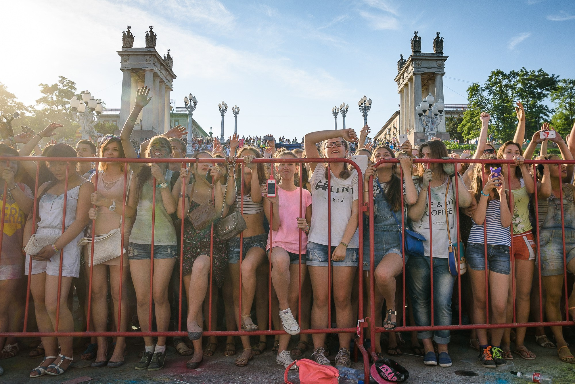 Зрители на концерте #ColorFest на Центральной набережной Волгограда