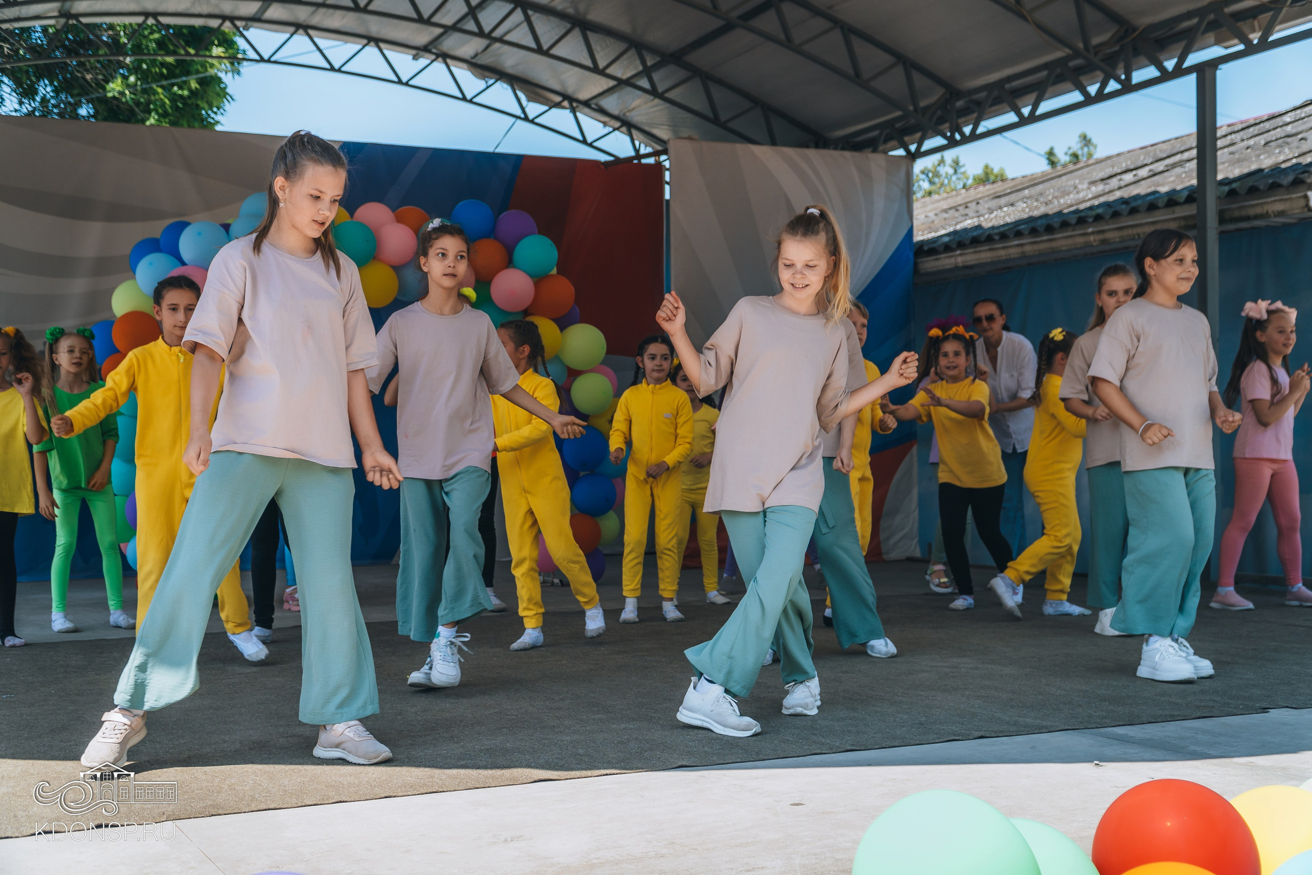 Должны смеяться дети. Новотитаровский Дом культуры