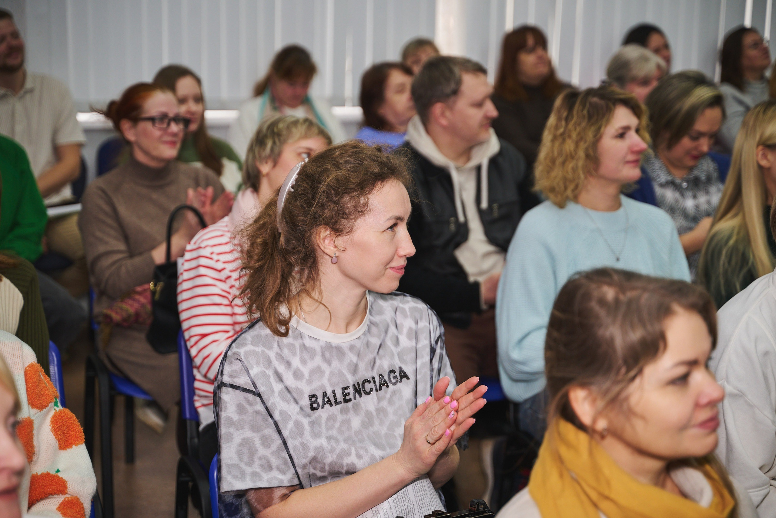 Ива Фонд — Цветущий город город Иваново. Фотограф в Иваново: Каталожная съемка одежды и постельного белья, Wildberries