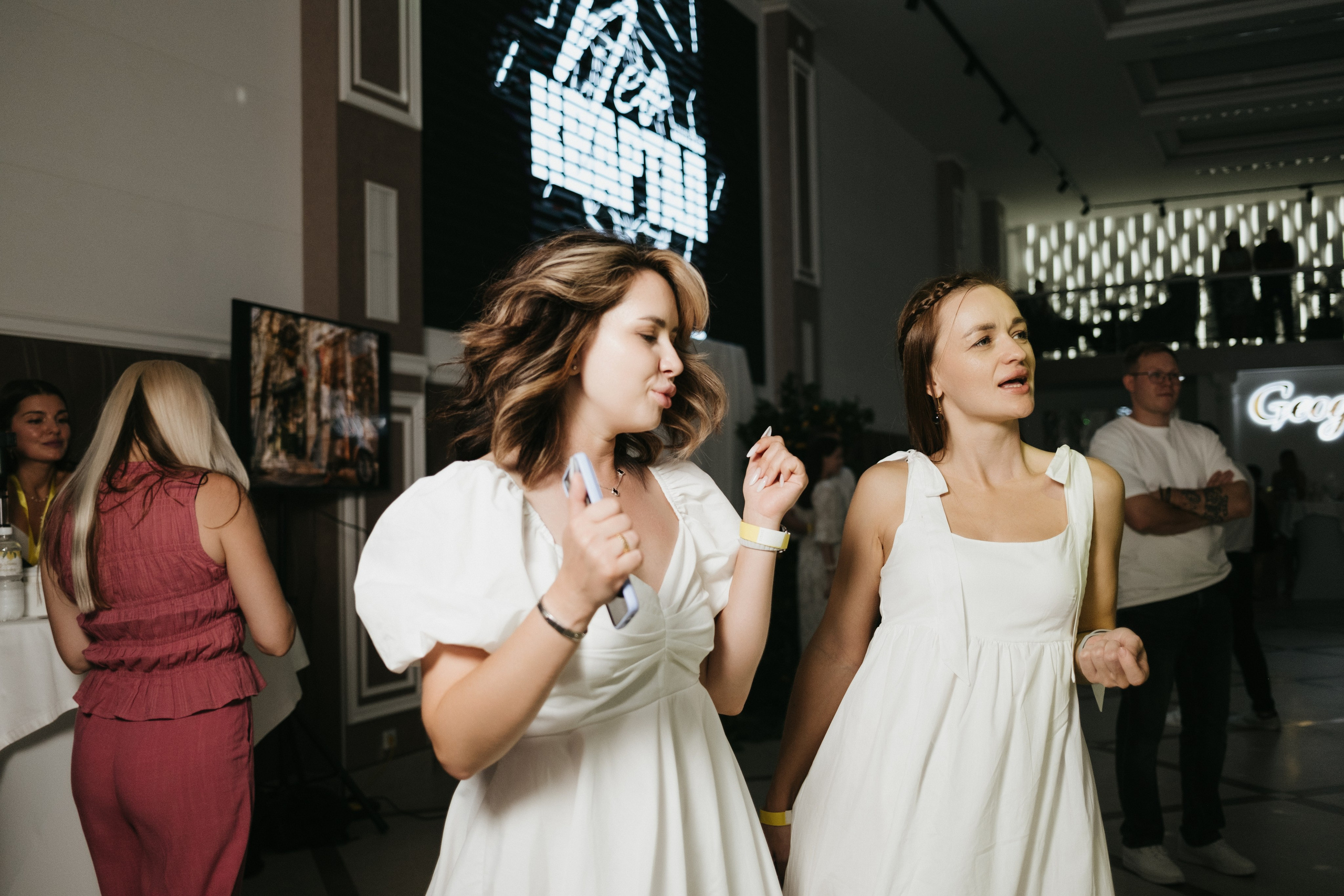 Выставка «Свадебный переполох» Краснодар. Свадебный и репортажной фотограф Денис Ожигин в Краснодаре и Краснодарском крае