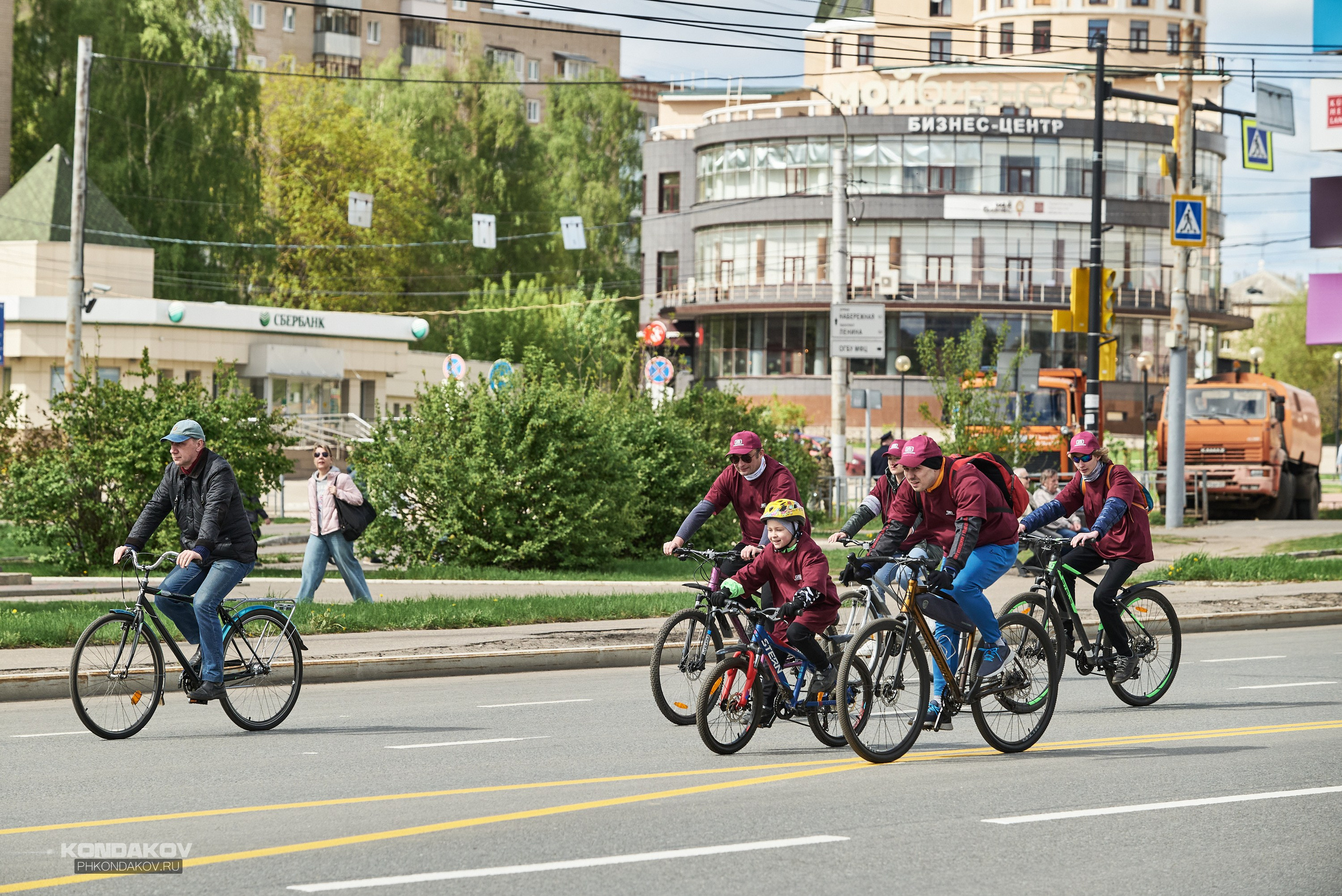 Первомайская эстафета в Иваново 2024 год. Фотограф в Иваново: Каталожная съемка одежды и постельного белья, Wildberries