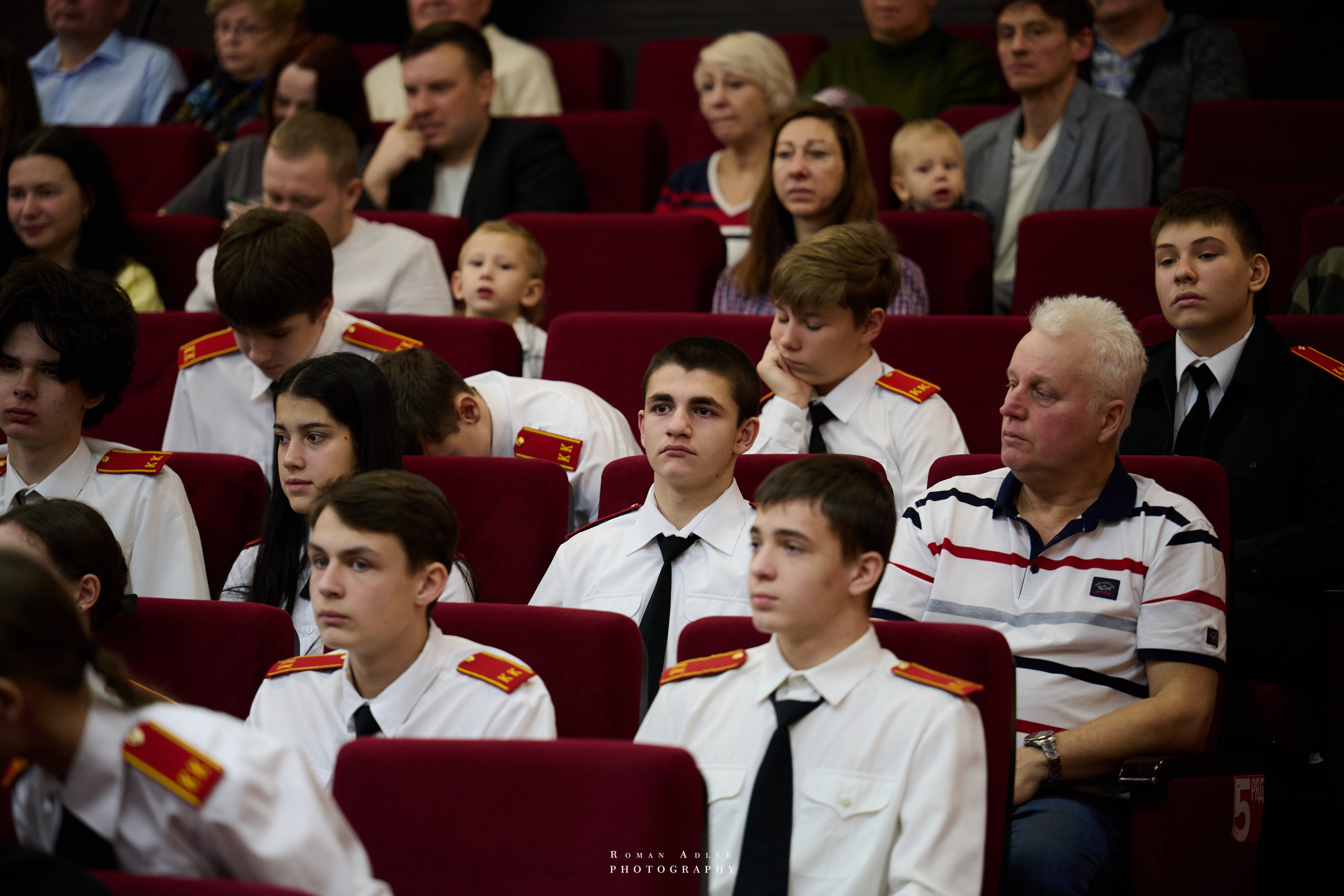 ДК «Победа» выставка фотопроекта «Территории». Фотограф Роман Адлер