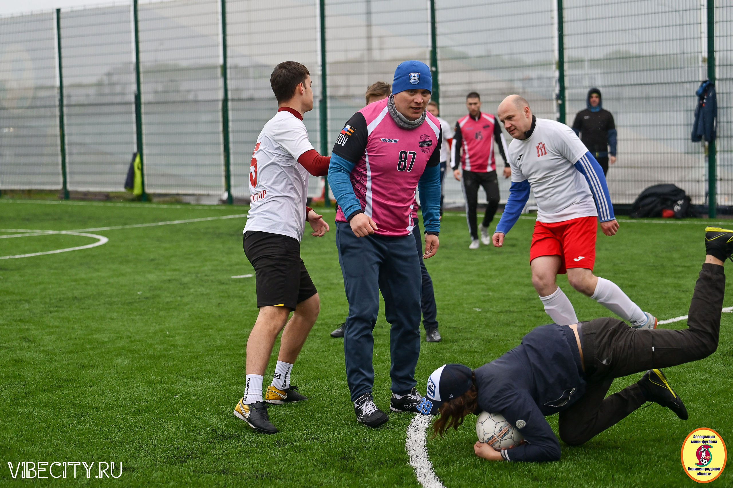 ИГРЫ МИНИ-ФУТБОЛЬНОЙ ЛИГИ. VIBECITY.RU Вайб Сити Ру Фоторепортажи Фотоотчеты Калининград