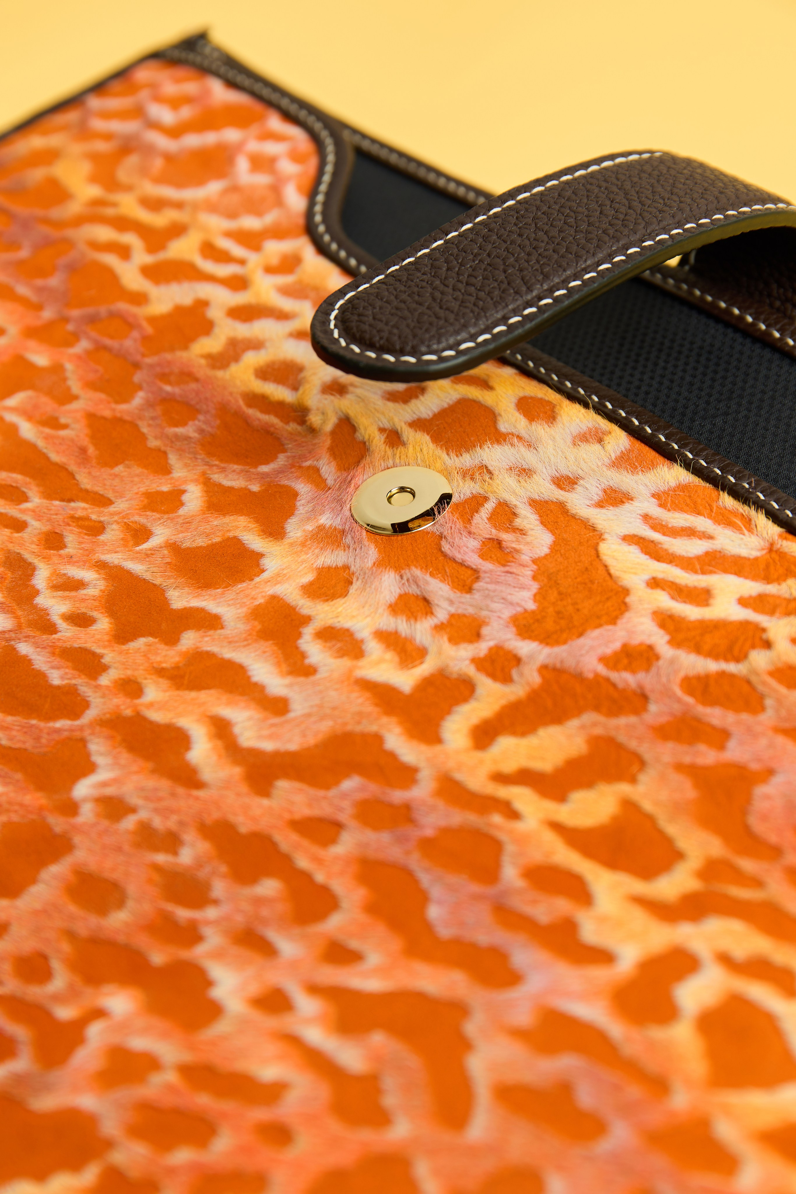 Частный мастер — дизайнер по созданию аксессуаров из кожи Олег Шарыгин