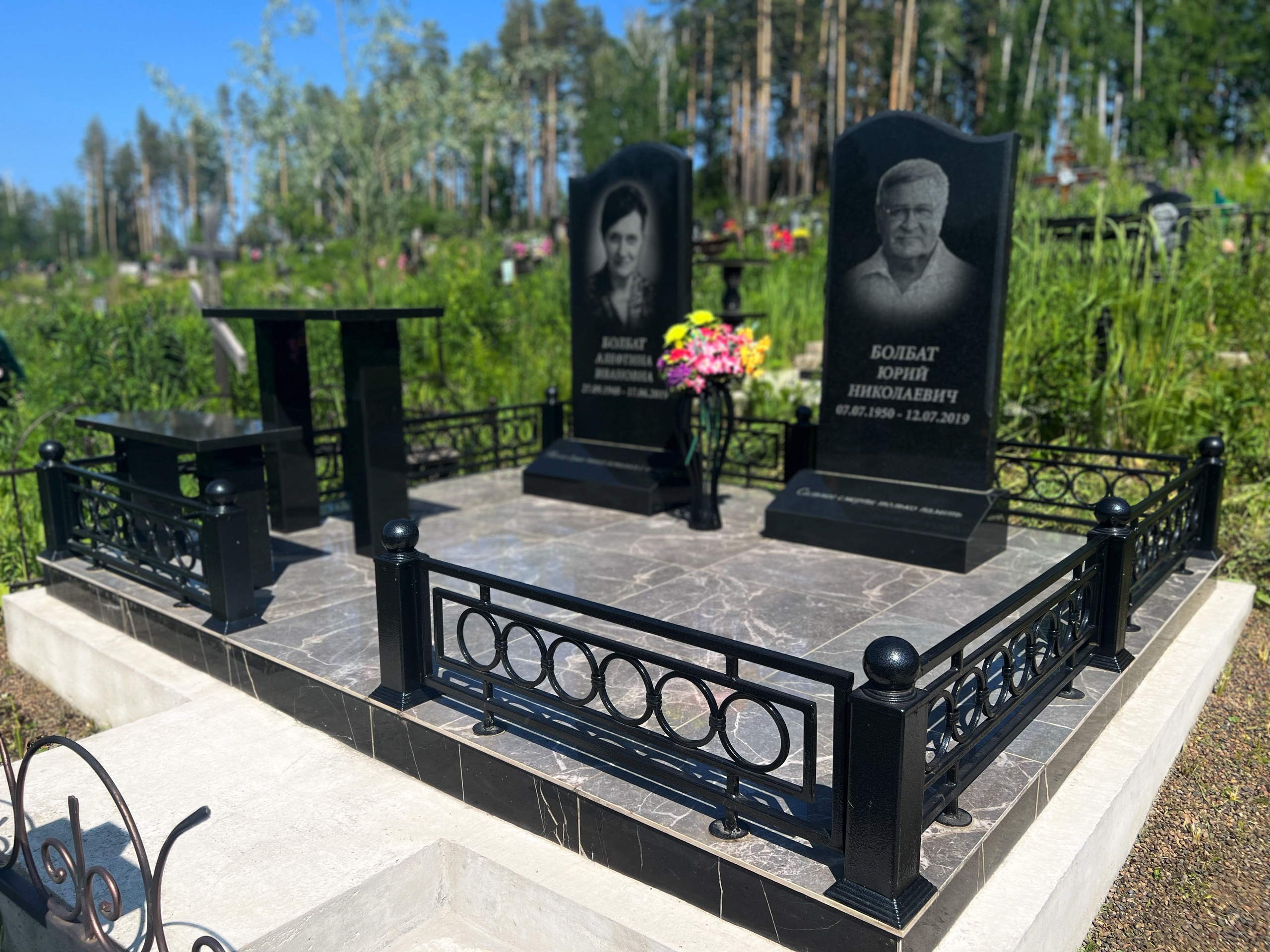 ГРАНИТ26 Ритуальные услуги Железногорск. Благоустройство могил, продажа памятников