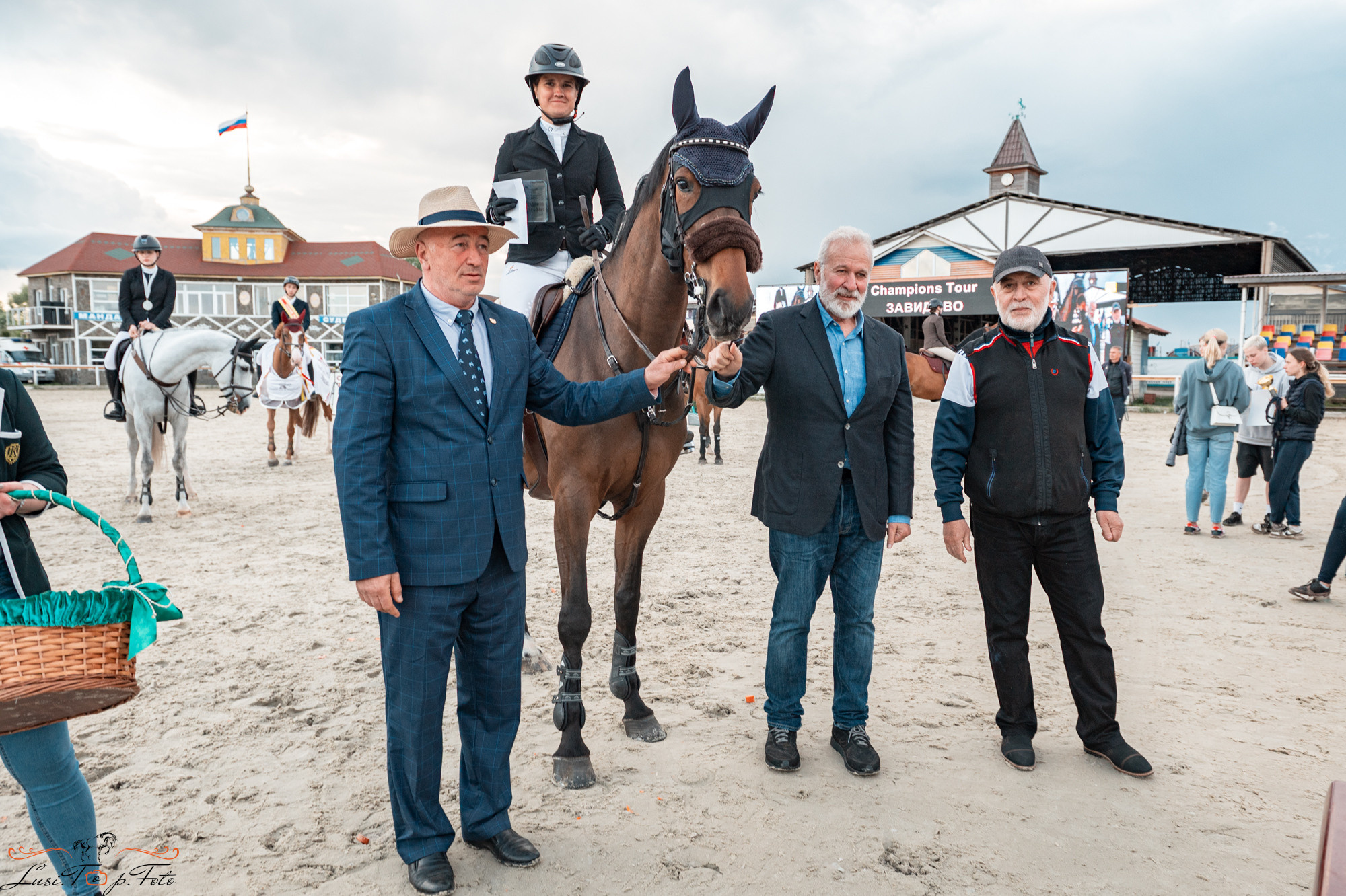 Конаковские Конюшни 4 день. Конный и фотограф с животными в Твери Топталова Люся